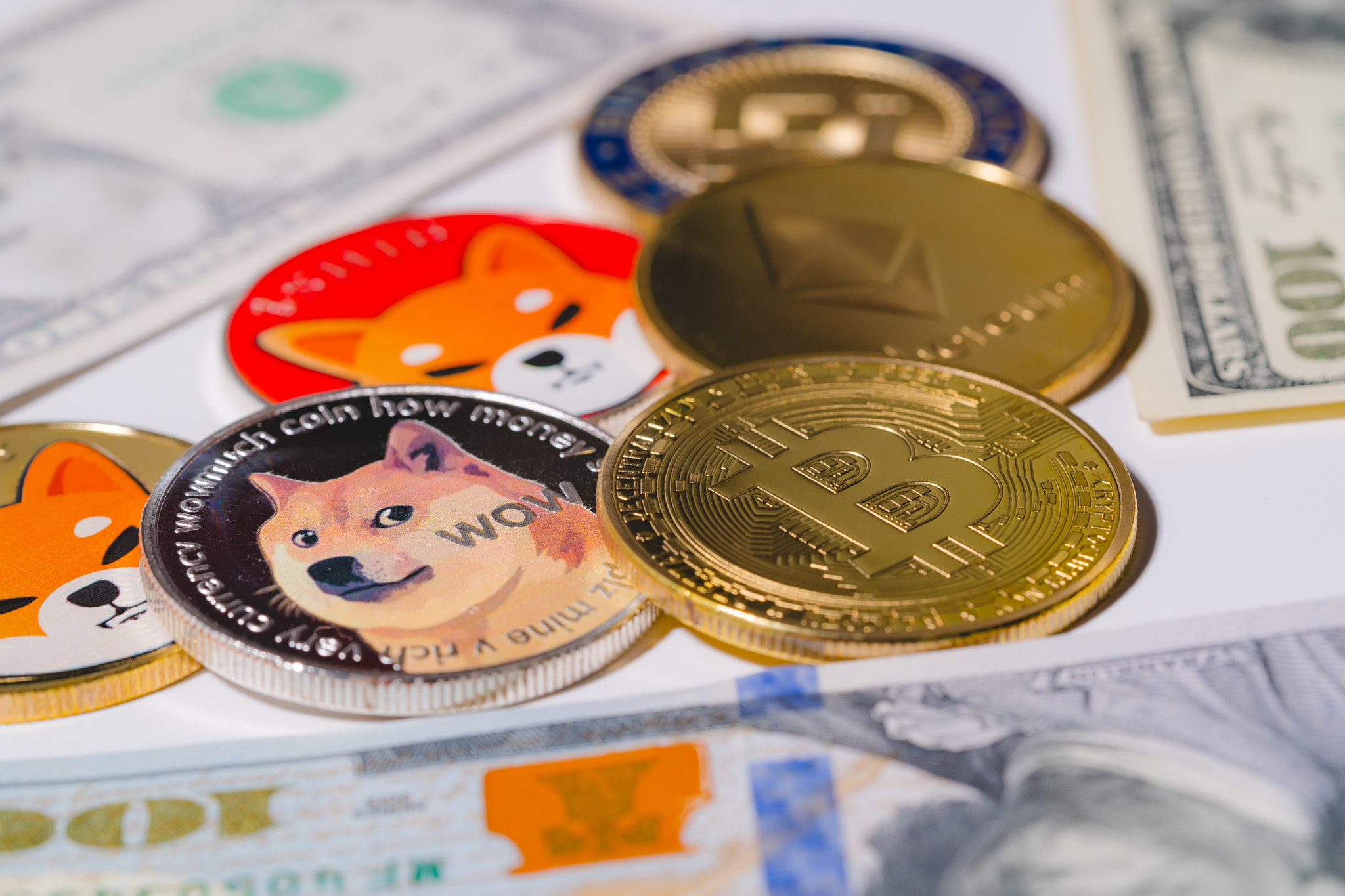 Dogecoin DOGE, bitcoin, Ethereum ETH, Shiba Coin, included with Crypto currency coin on stack 100 hu
