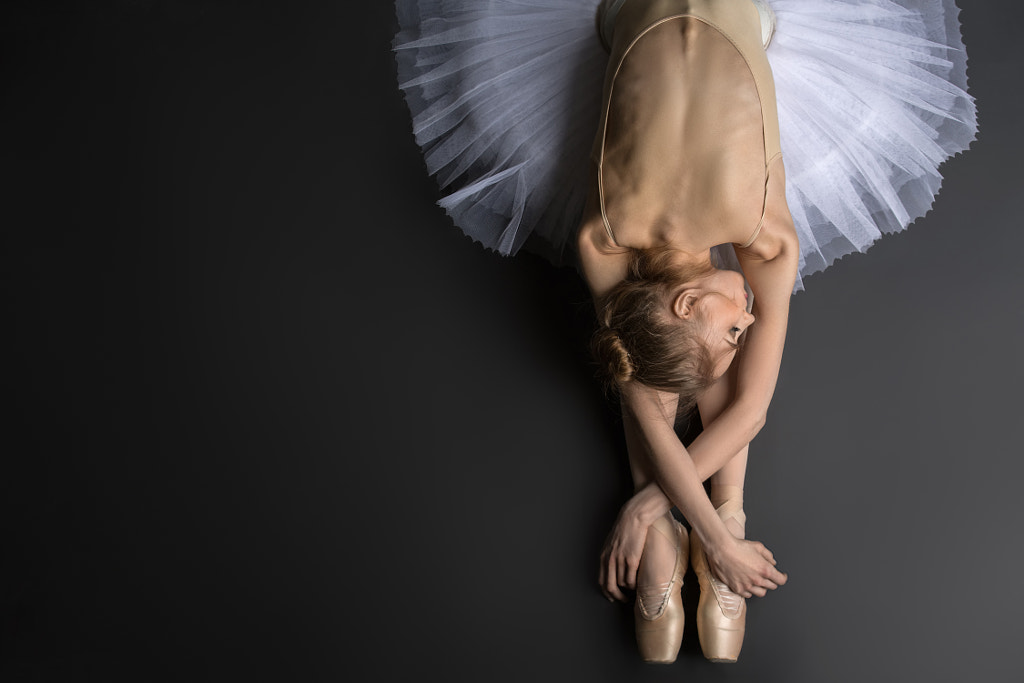 Graceful ballerina by Andrey Bezuglov on 500px.com