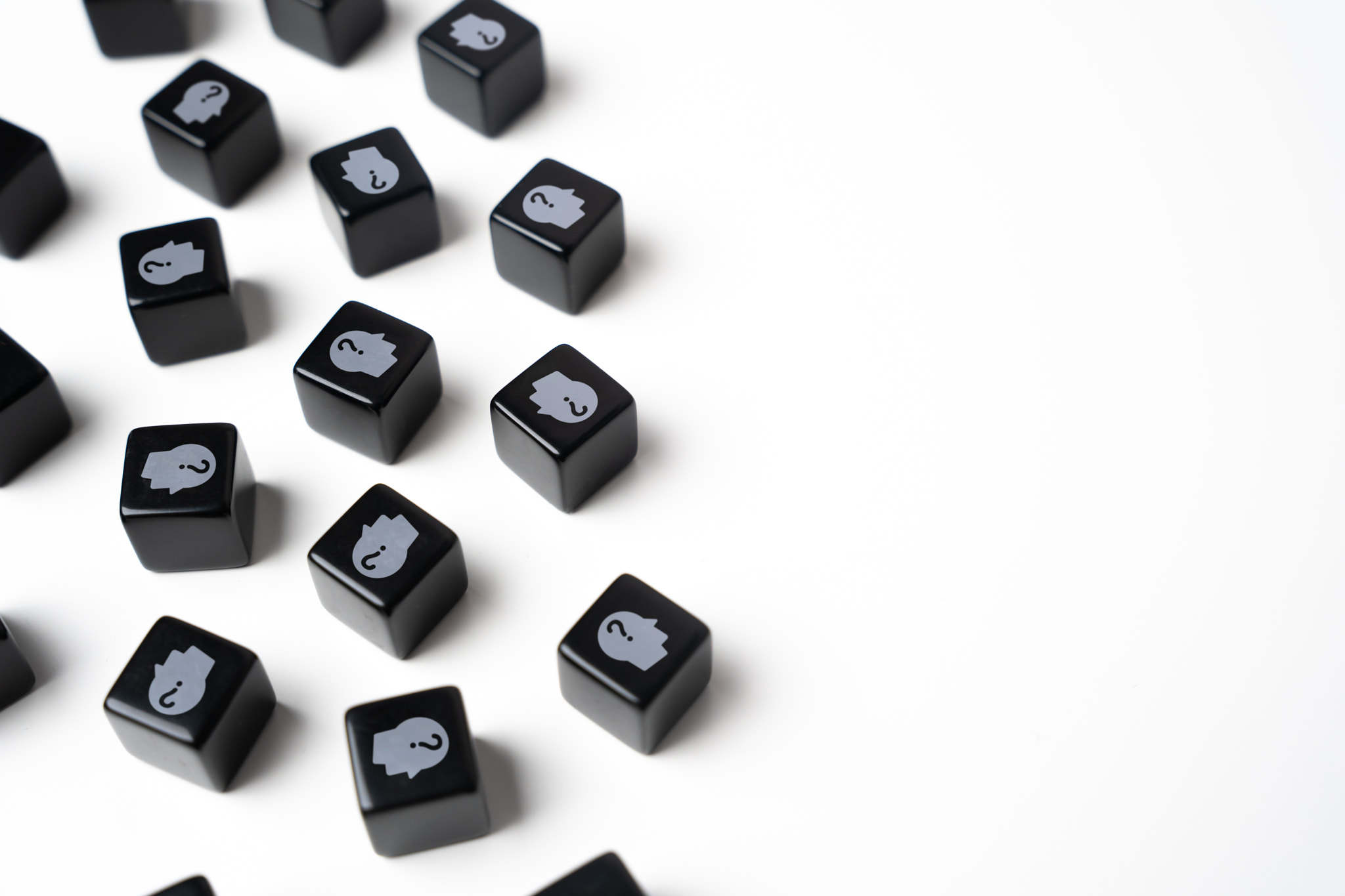 Unknowing people on the blocks. Ignorance and delusion. Lack of reference points and opinion leaders