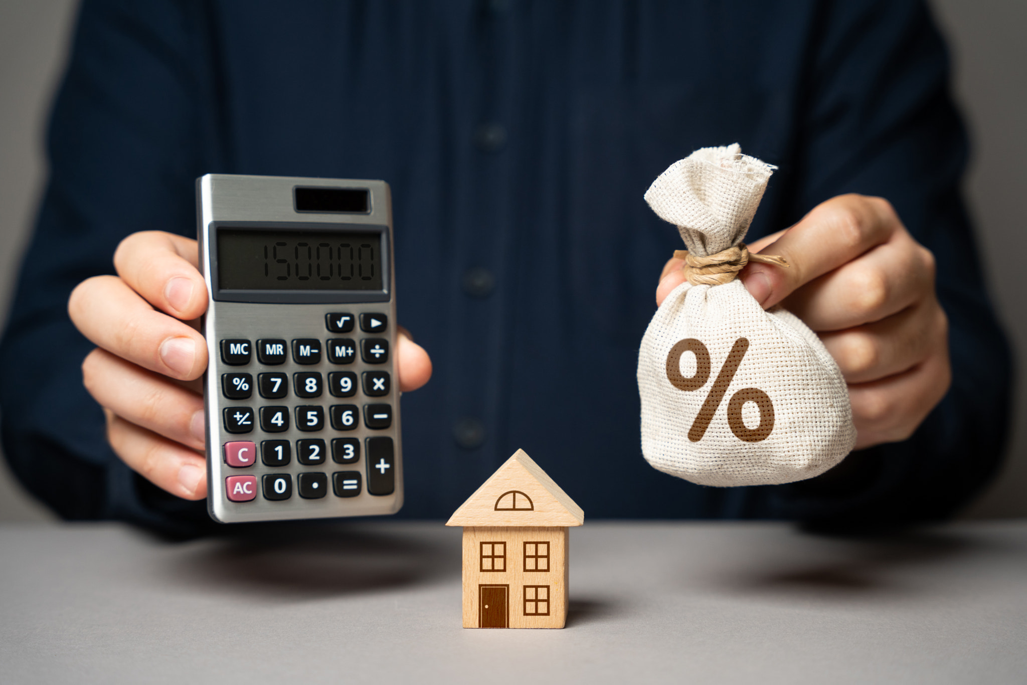 Calculate the value of your home on a loan. Utilities and services expenses. Taxes, home budget. Rea