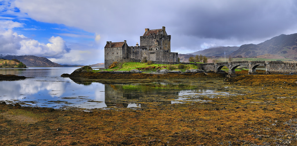The Eilean Donan Castle by Sergejus Lamanosovas / 500px