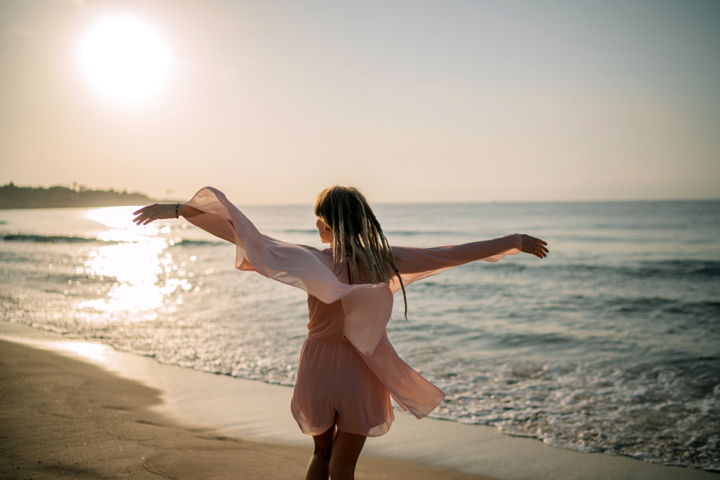 Beautiful woman on the beach by Olha Dobosh on 500px.com