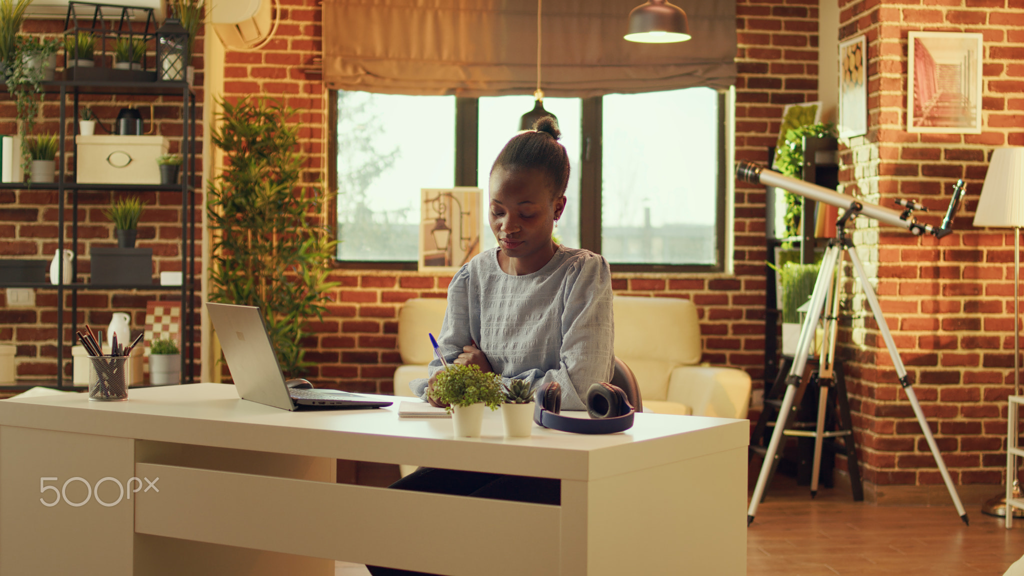 Freelancer writing task plan on notebook