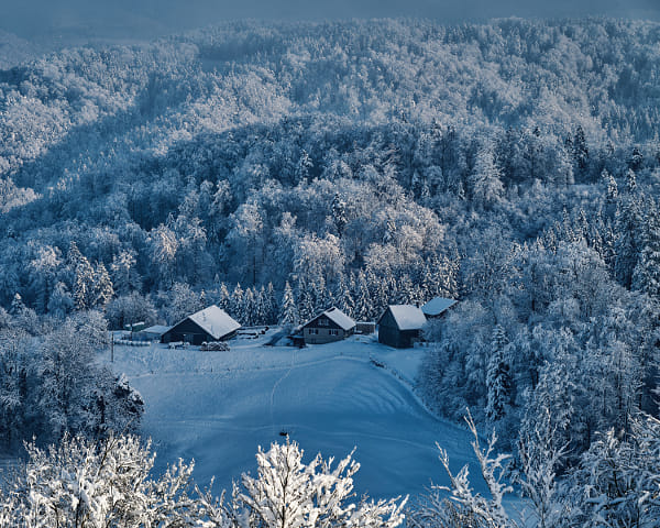 * * * Nestled in Winter Wonderland by U R S •?• G ? Y S I R on 500px.com