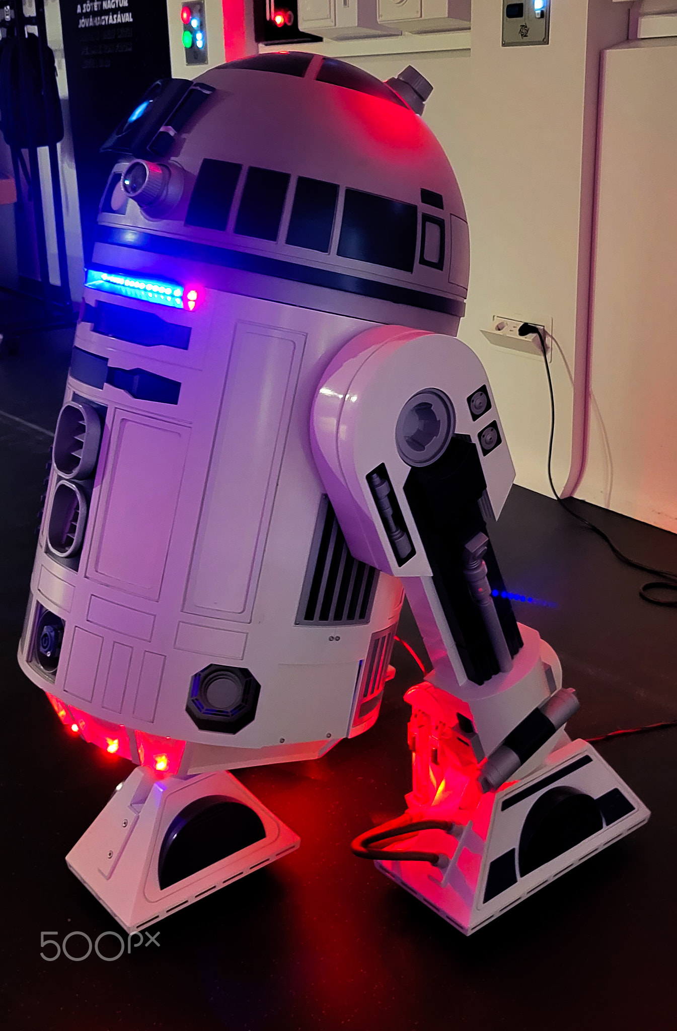r2-d2