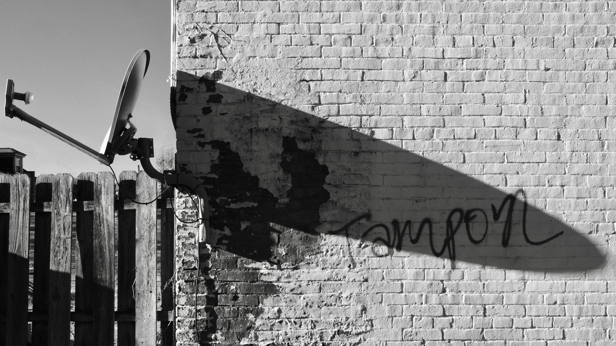 Pittsburgh Views:  Lawrenceville - dish antenna