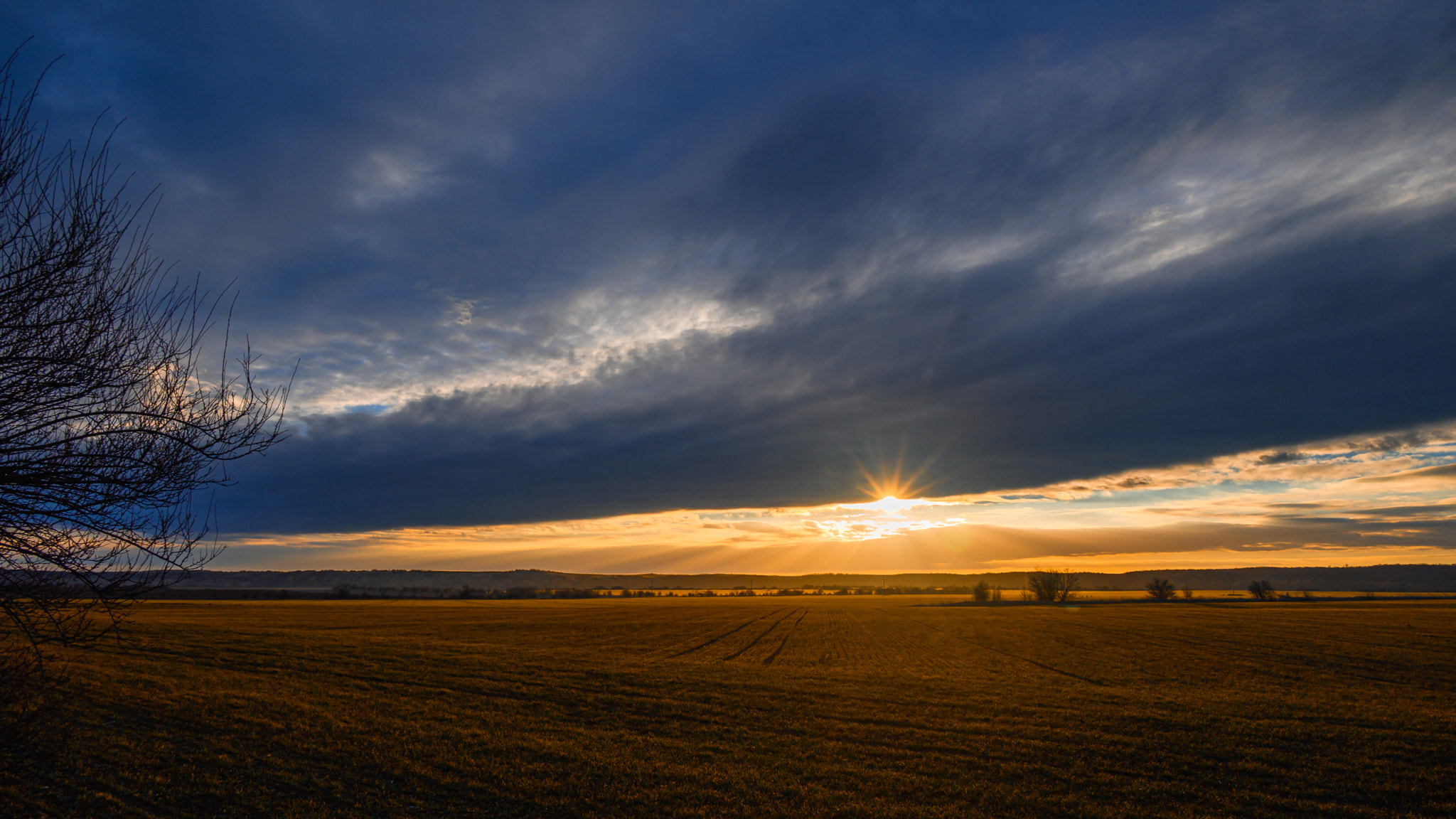 Meeting the sun in the morning by Milen Mladenov on 500px.com