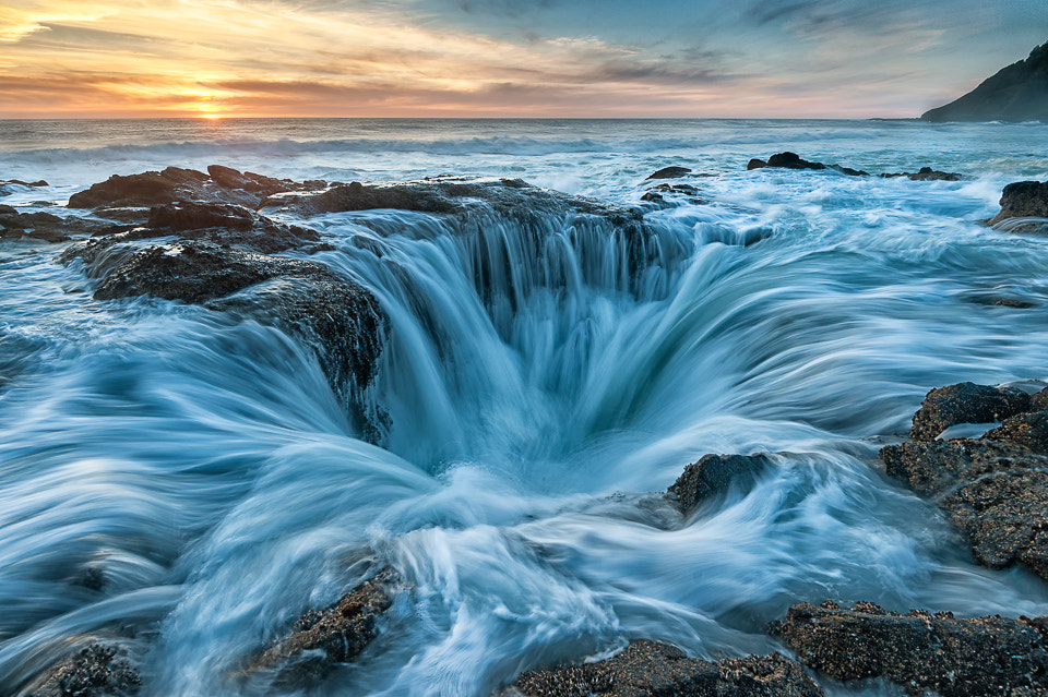 Nikon AF-S Nikkor 16-35mm F4G ED VR sample photo. Thor's well photography
