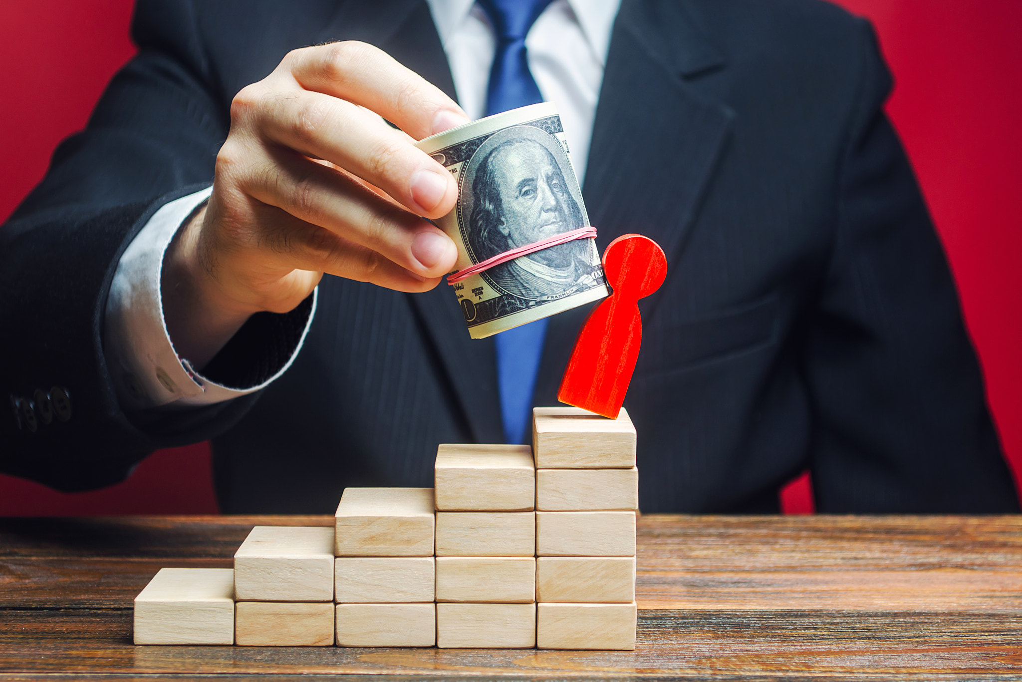 Businessman gets rid of opponent with help of bribery money. Lobbying, using illegal tools methods.