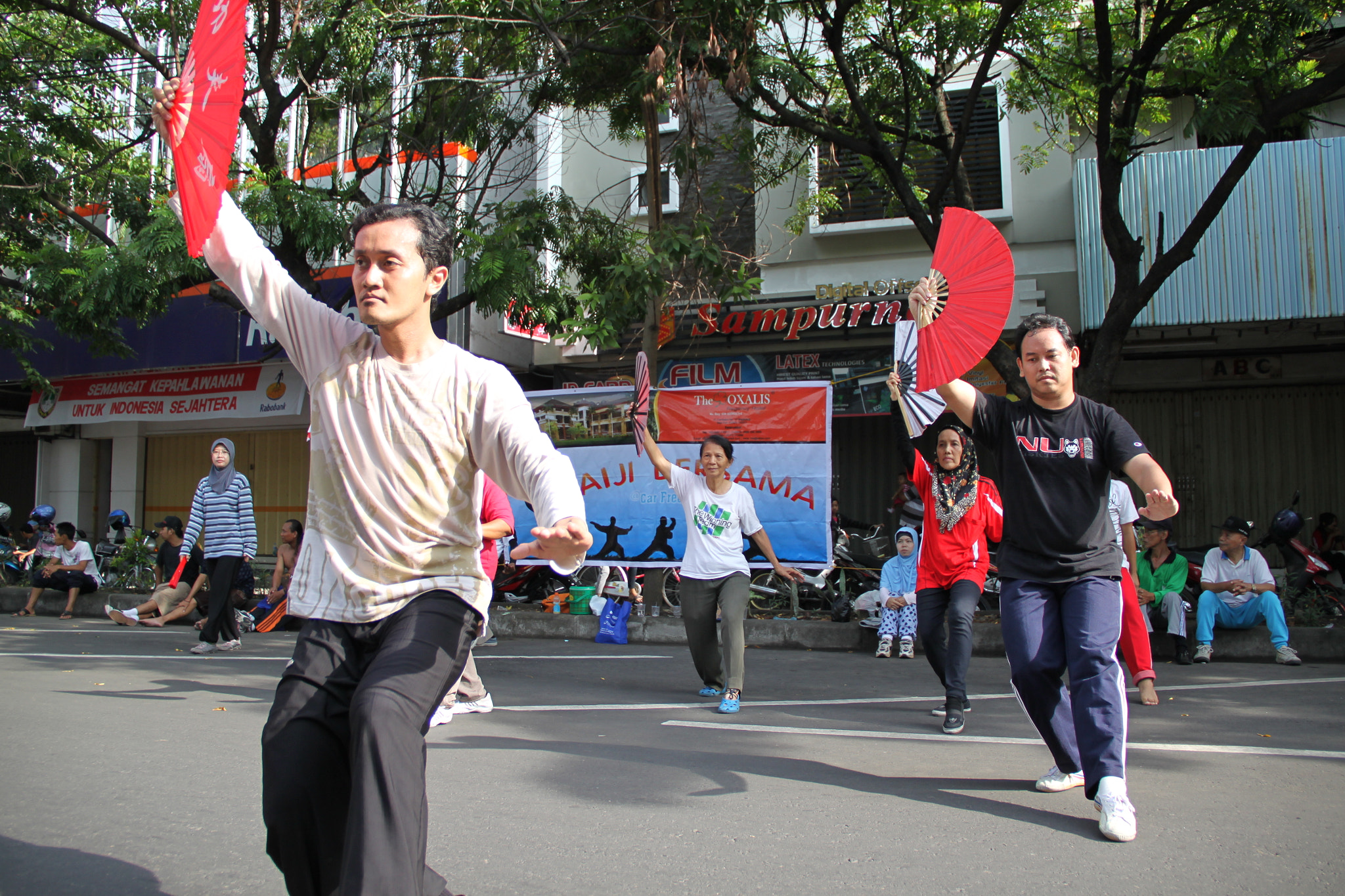 learn taiji martial arts together