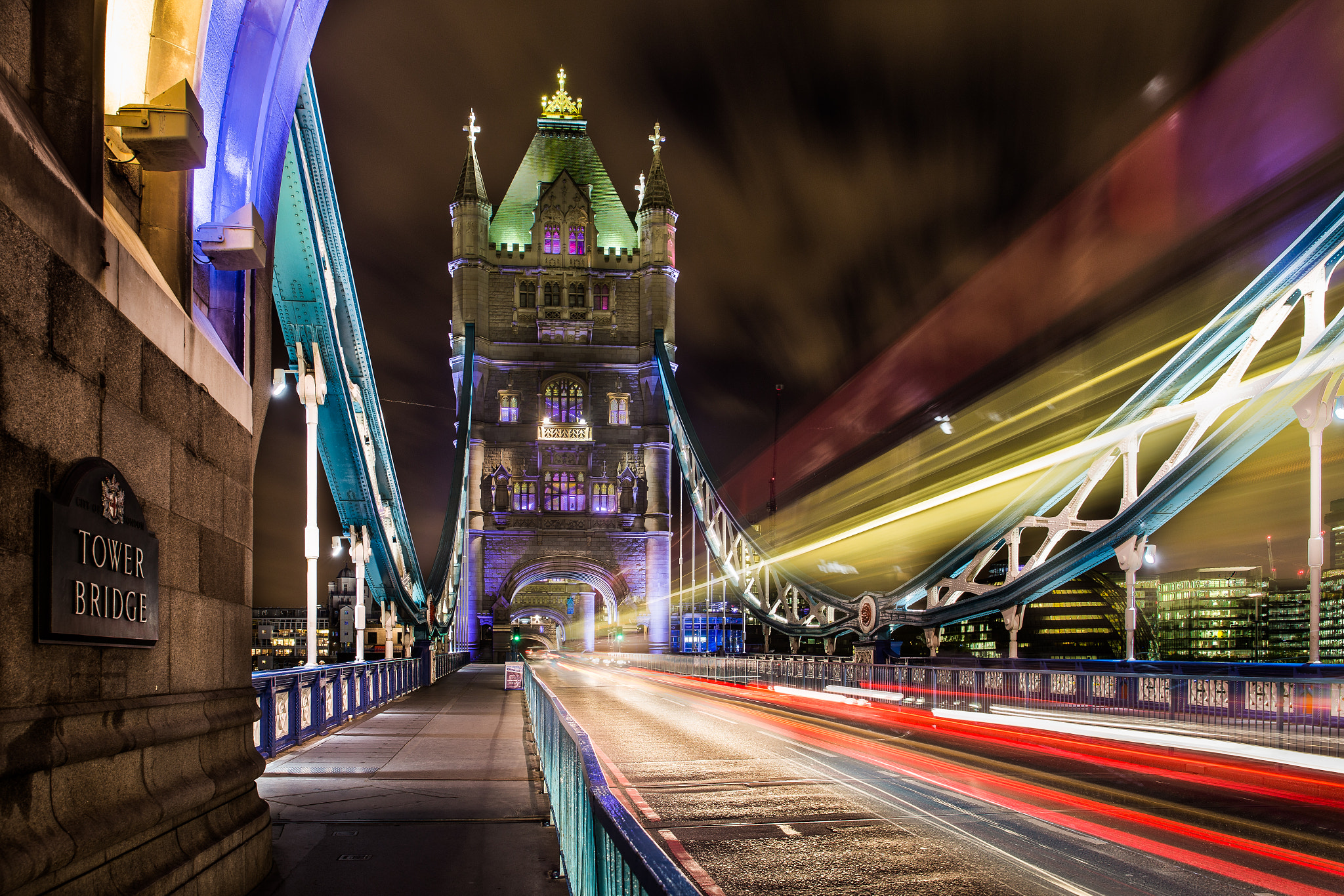 Rush hour on the Tower Bridge