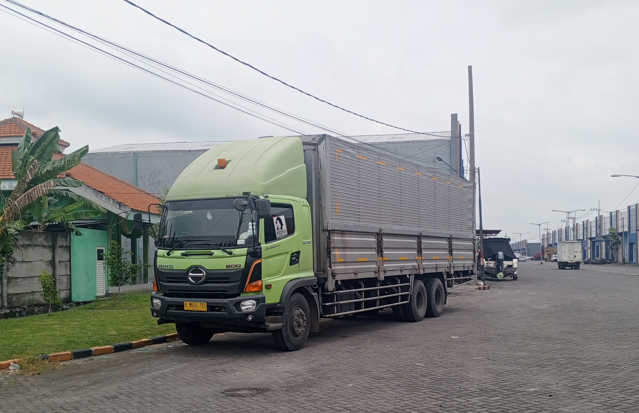 Hino 500 FL 325 JW