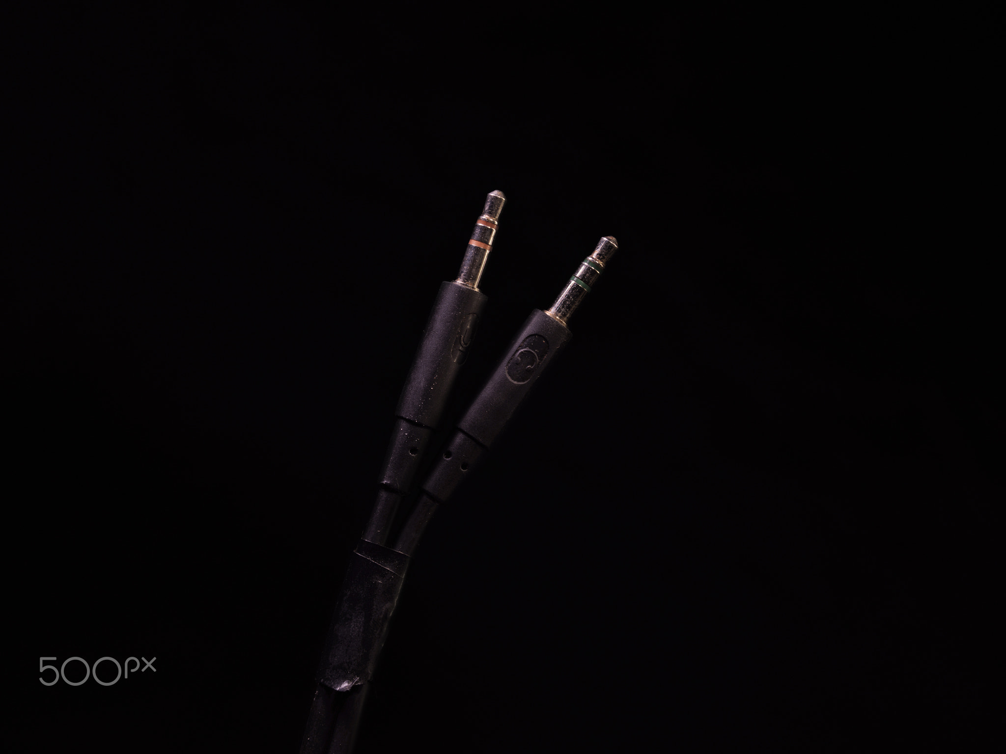 Audio and microphone cables on a black studio background. Photo: Sarkadi Roland