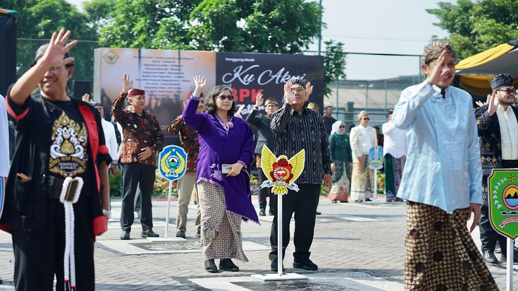 pj wali kota kediri zanariah terima LHP LKPD tahun 2023 10 kali berturut turut