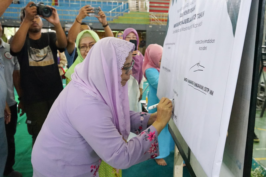 pj wali kota kediri zanariah hadiri harlah ke 78 muslimat NU