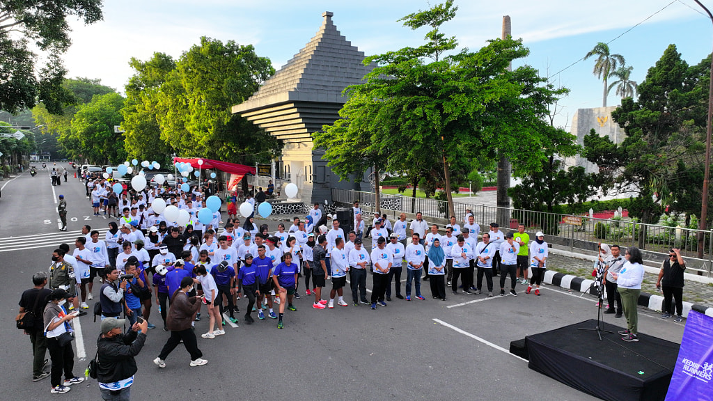 pj wali kota kediri zanariah lari bareng acara fun run for 10th world water forum