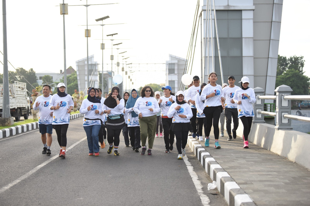 pj wali kota kediri zanariah lari bareng acara fun run for 10th world water forum