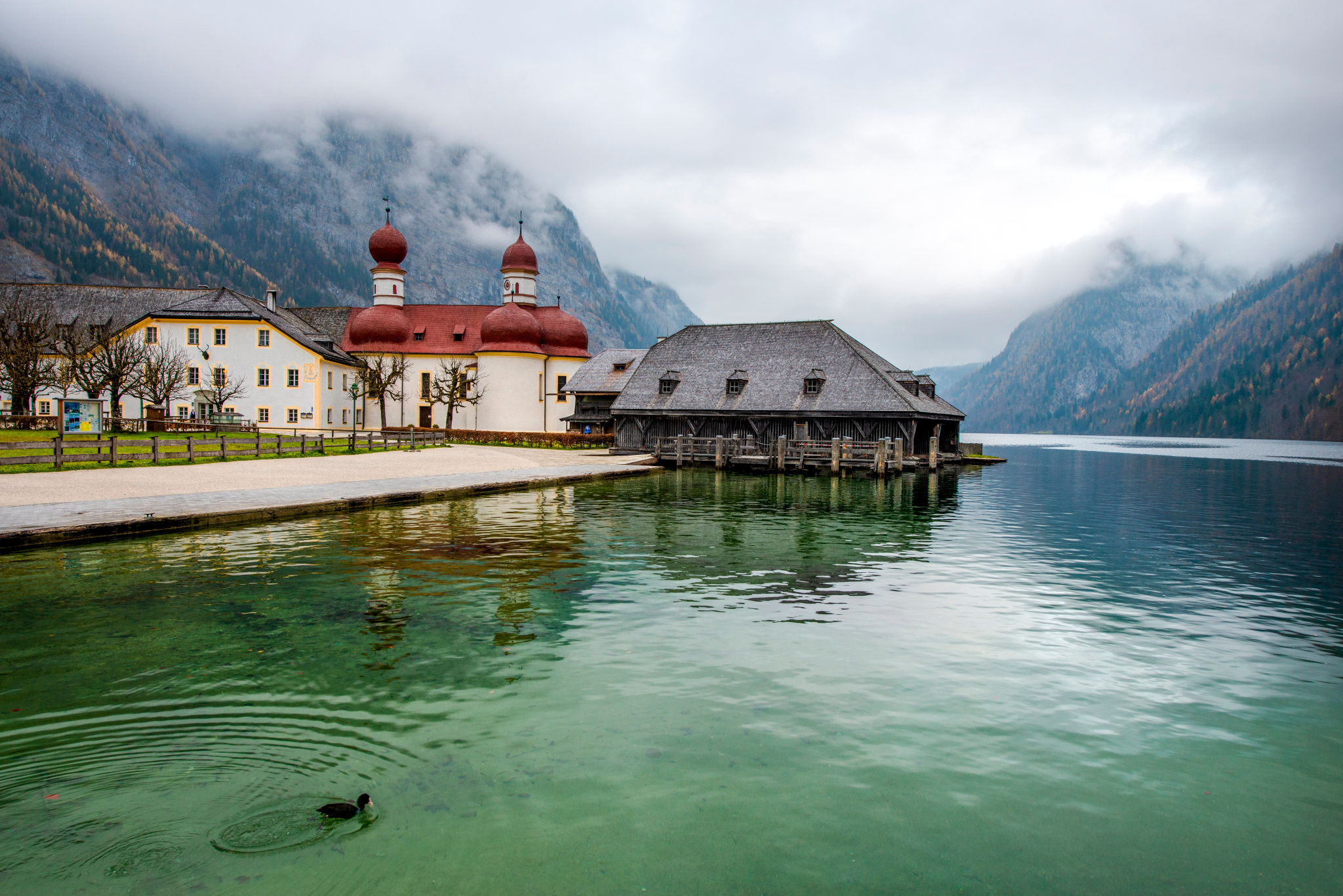 云雾缭绕的国王湖