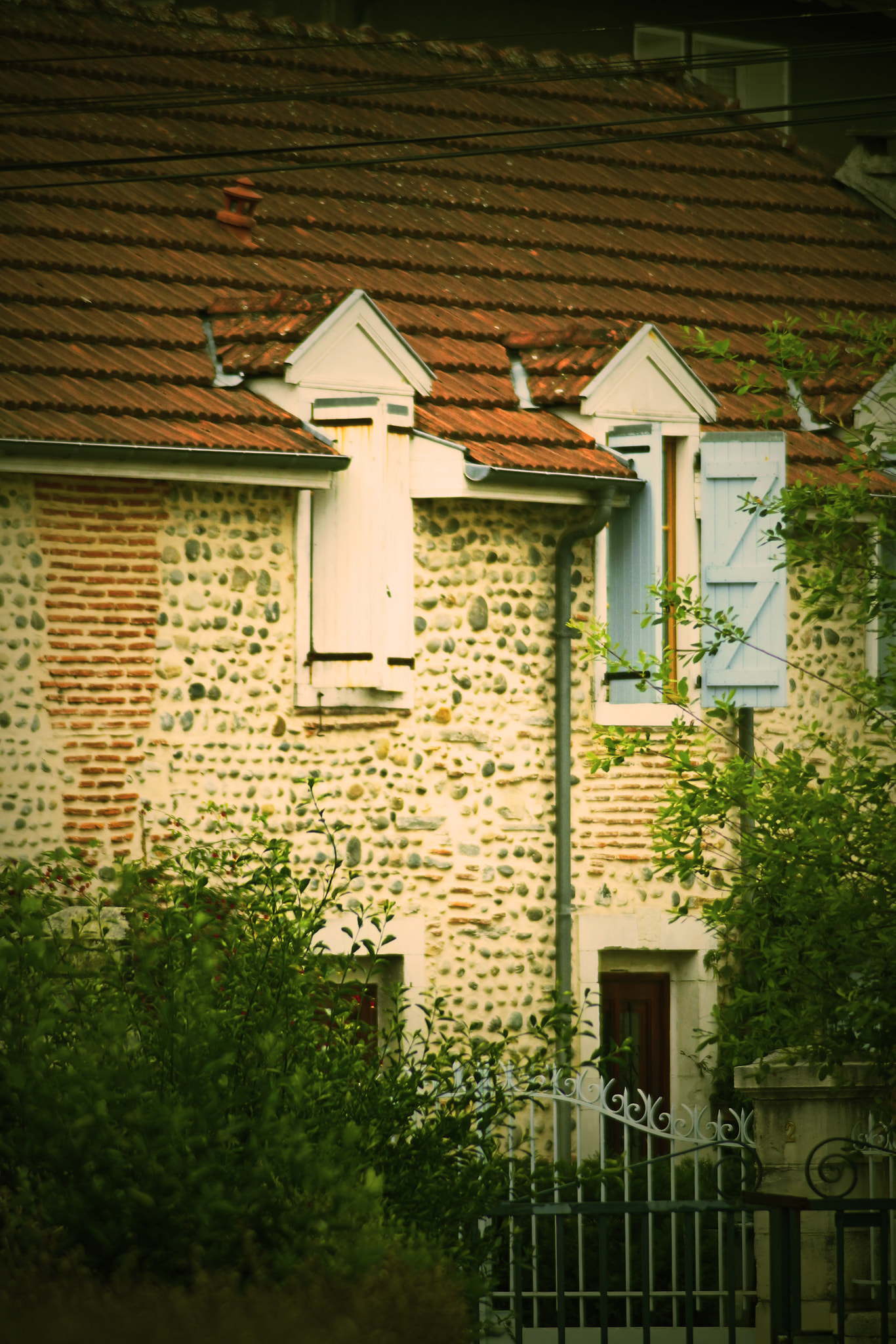 La maison au fond du jardin