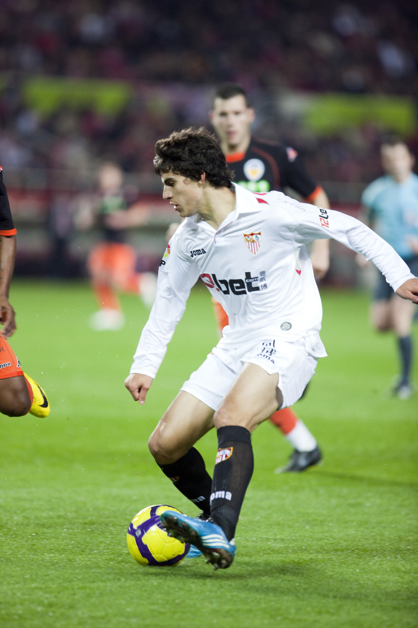 Diego Perotti with the ball. Spanish Liga game between Sevilla FC and Valencia CF. Sanchez Pizjuan s