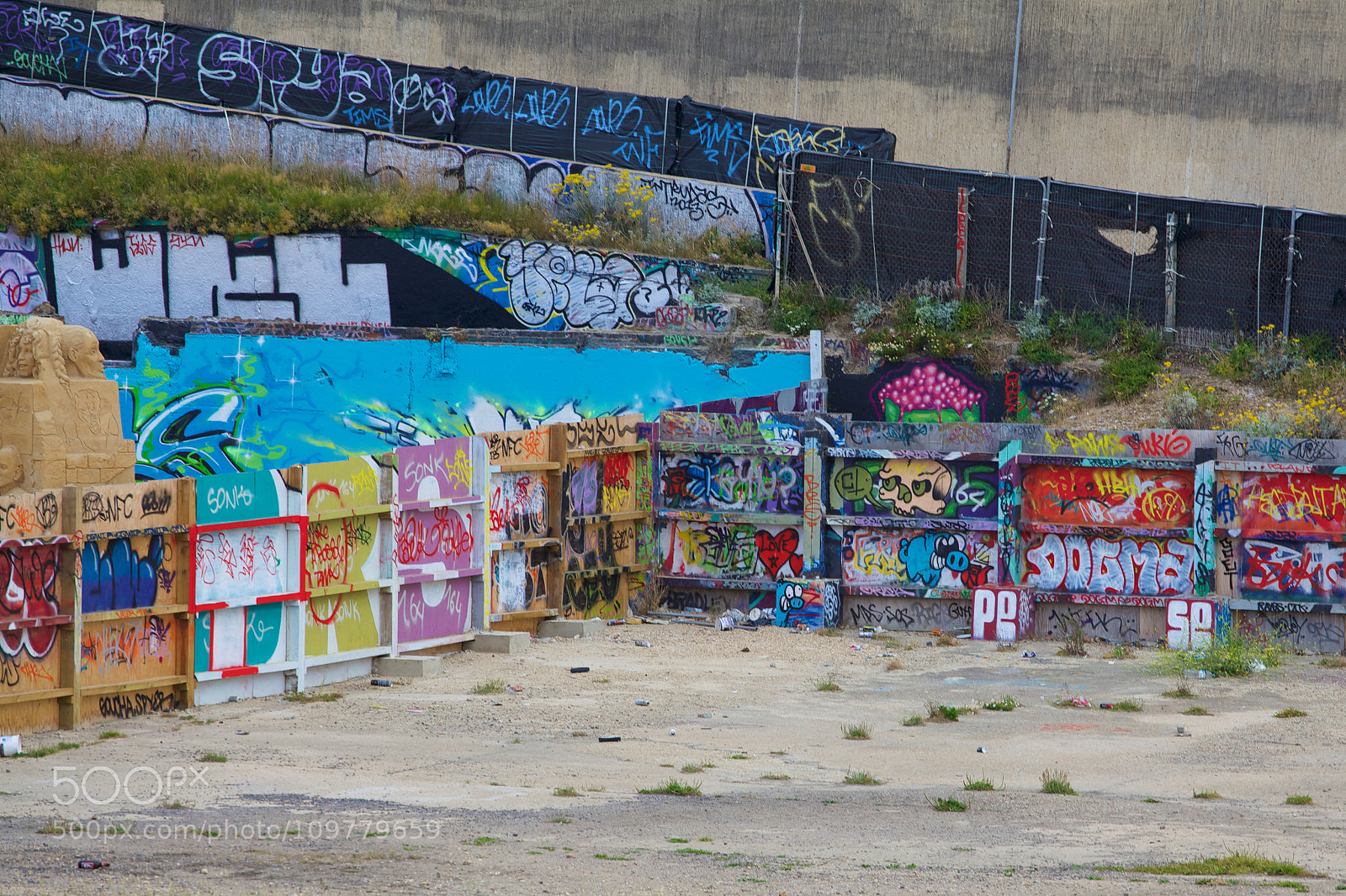 Canon EOS 5D Mark II sample photo. In a corner photography