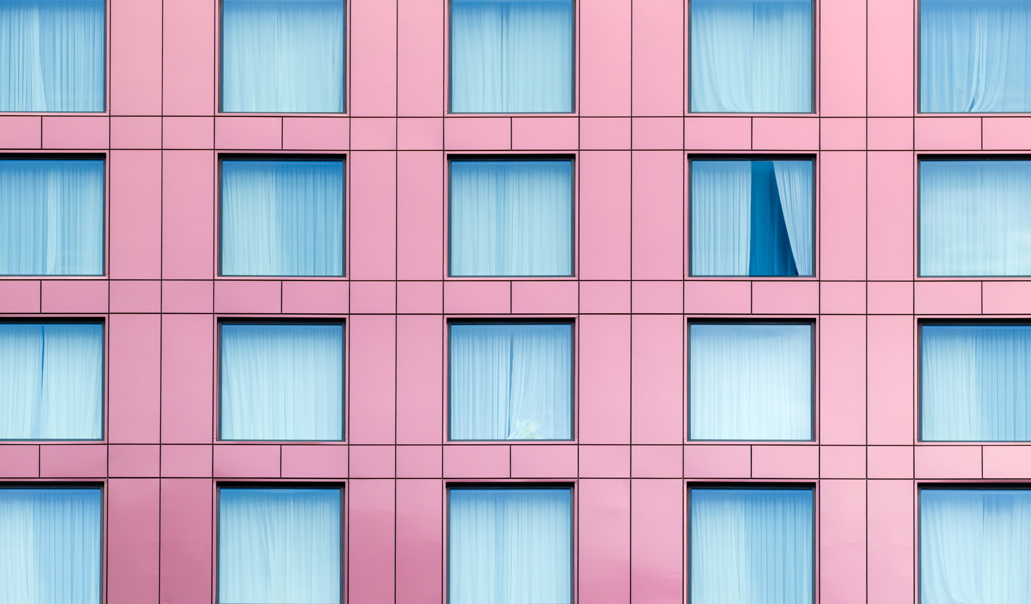 Open Hotel Curtains