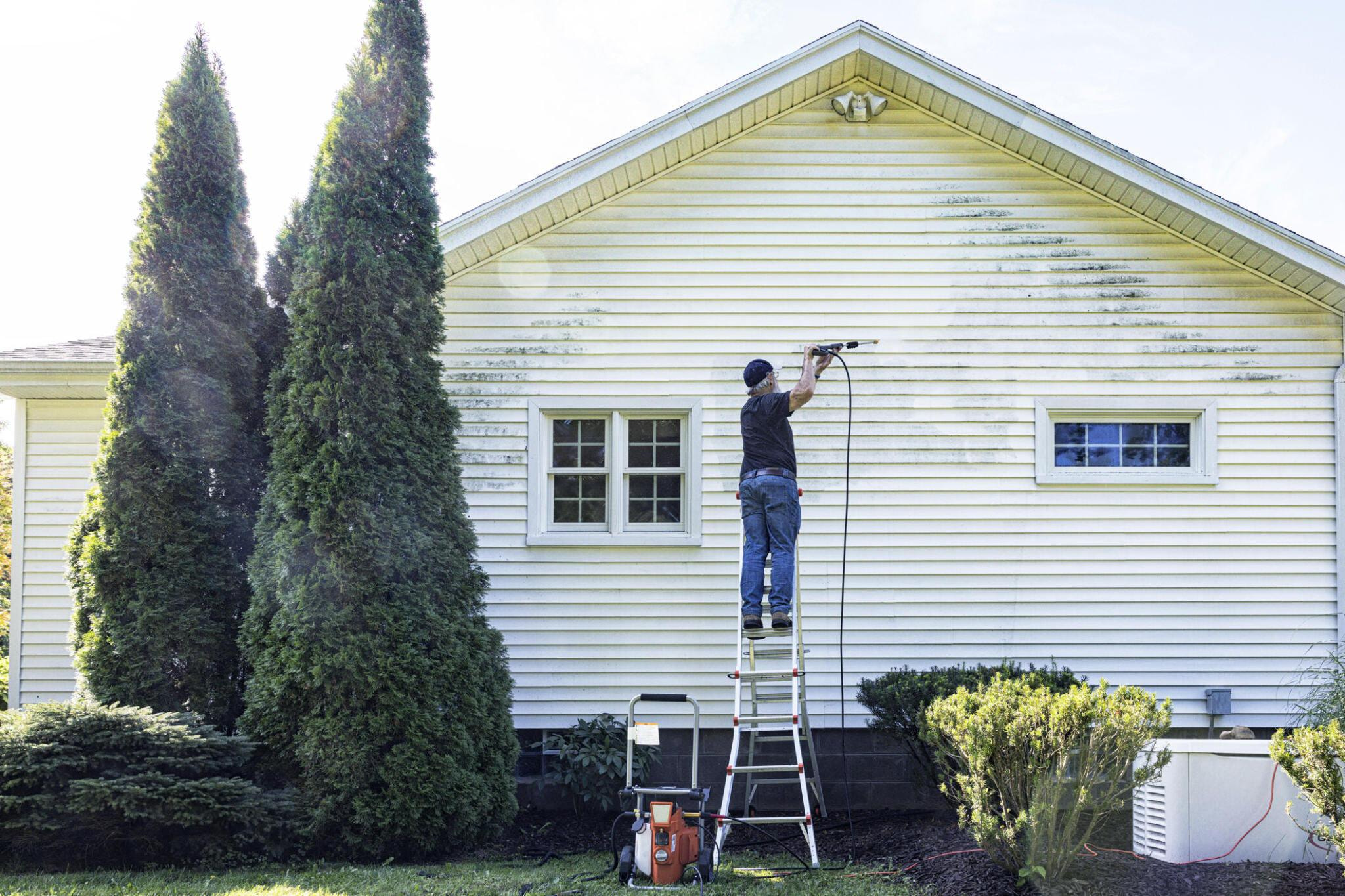 Low Pressure House Washing