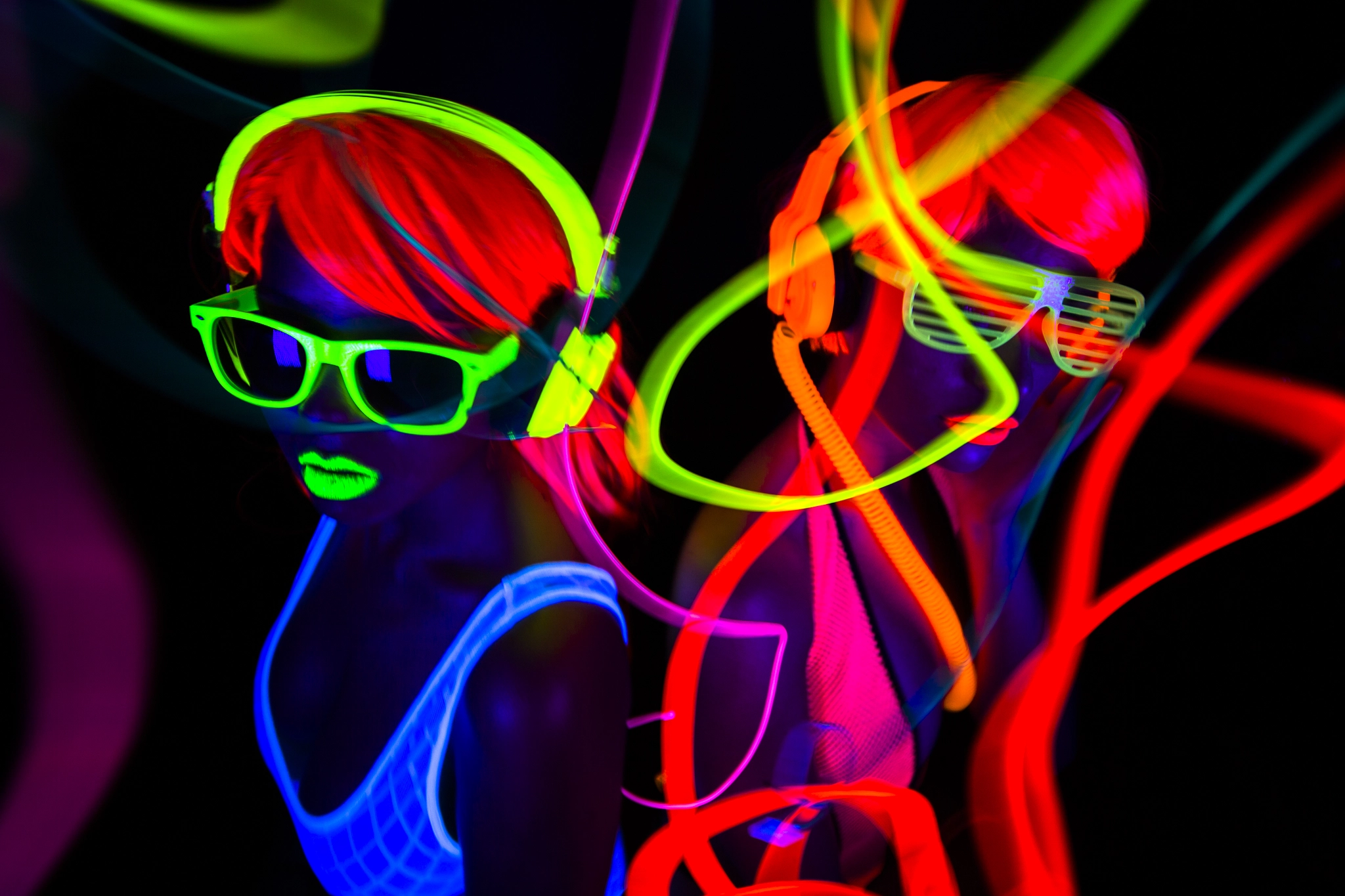 Two Sexy Neon Uv Glow Dancers By Dubassy 500px