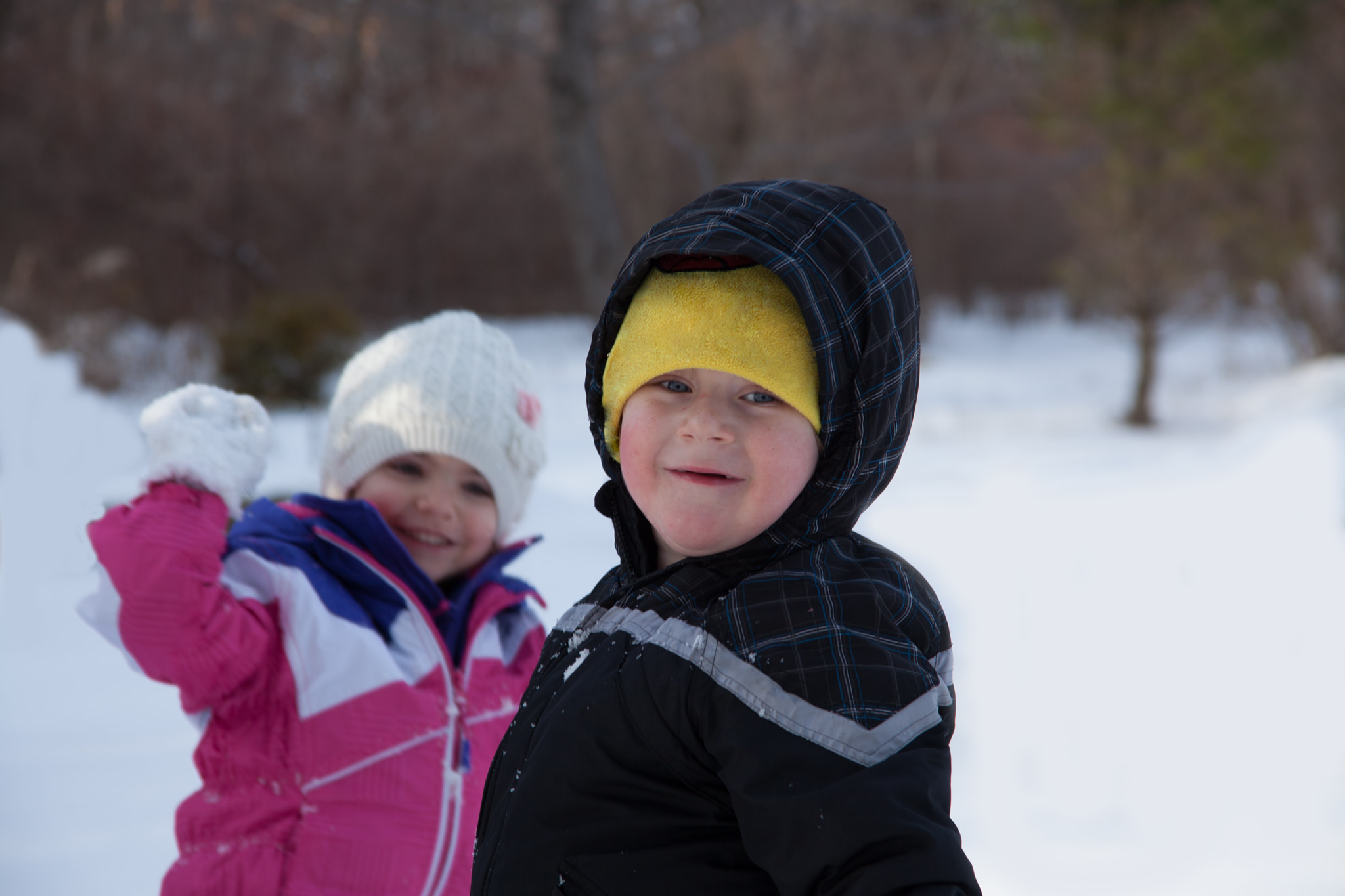 Canon EF 28-200mm F3.5-5.6 USM sample photo. Snowball fight photography