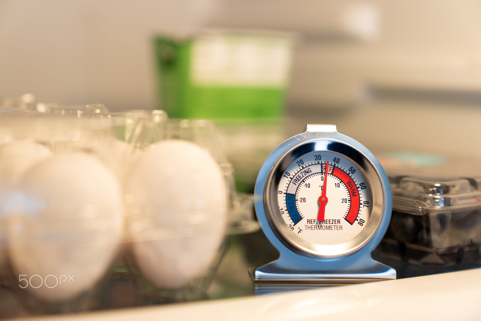 Refrigeration safety gauge displaying safe food temperature.