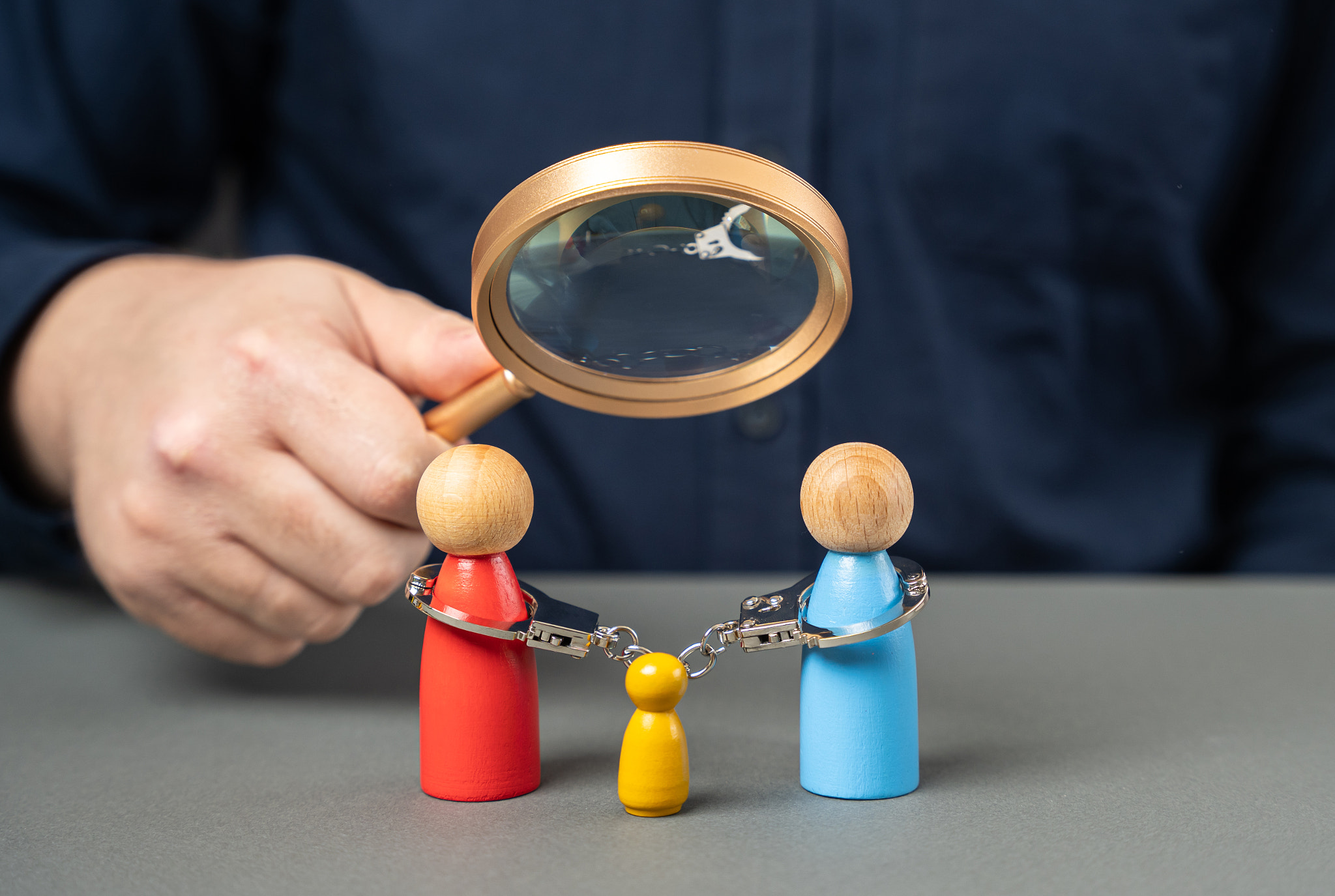 Studying who will take custody of a child after a divorce. Prohibition on divorce. Respect for child