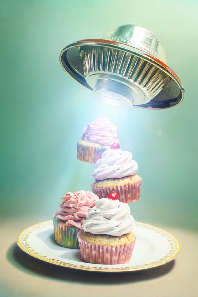 UFO cupcake by Tomas  Kral on 500px.com