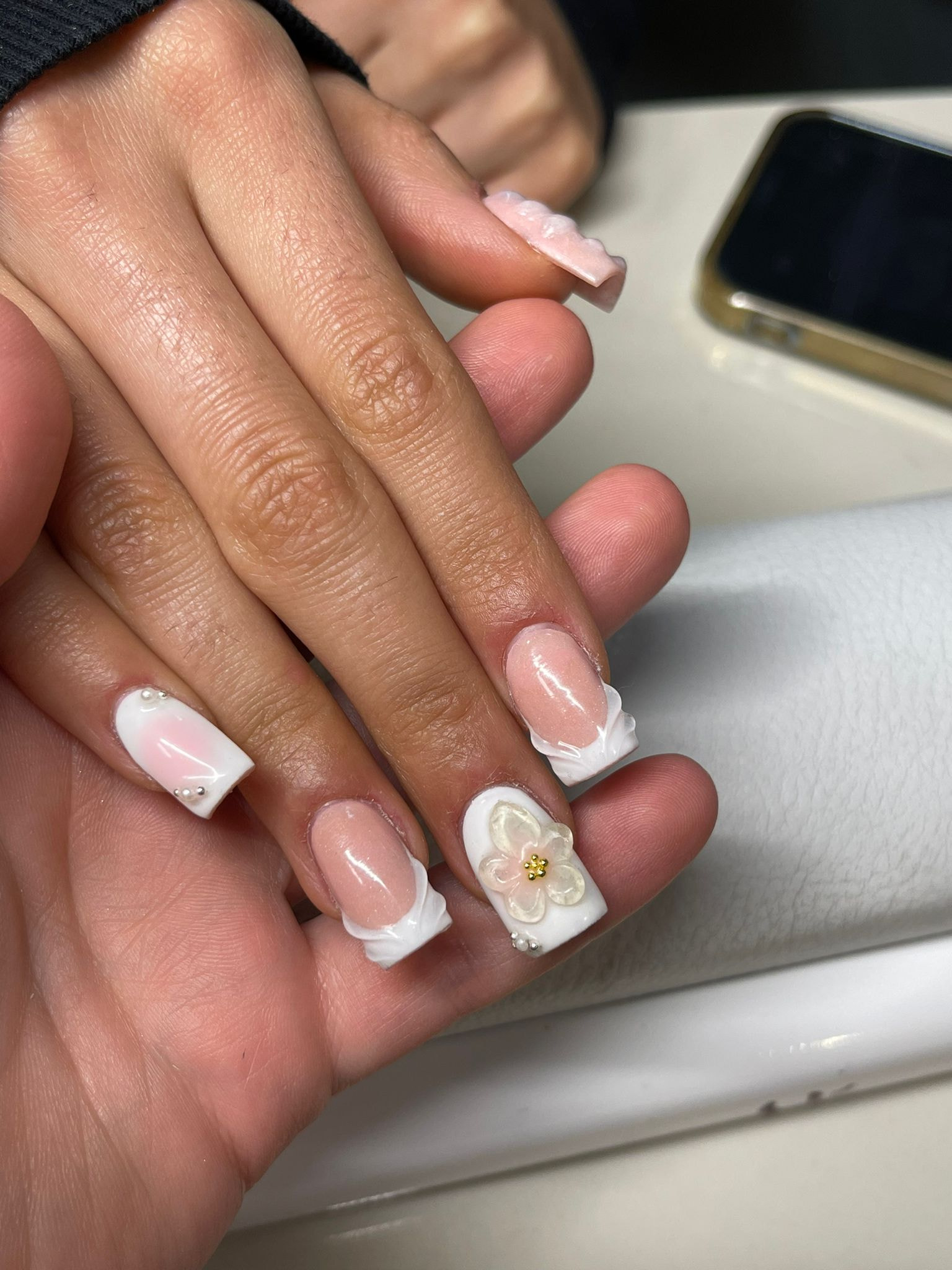 Schöne, gepflegte Nägel sind der perfekte Hingucker – ob im Alltag oder bei besonderen Anlässen