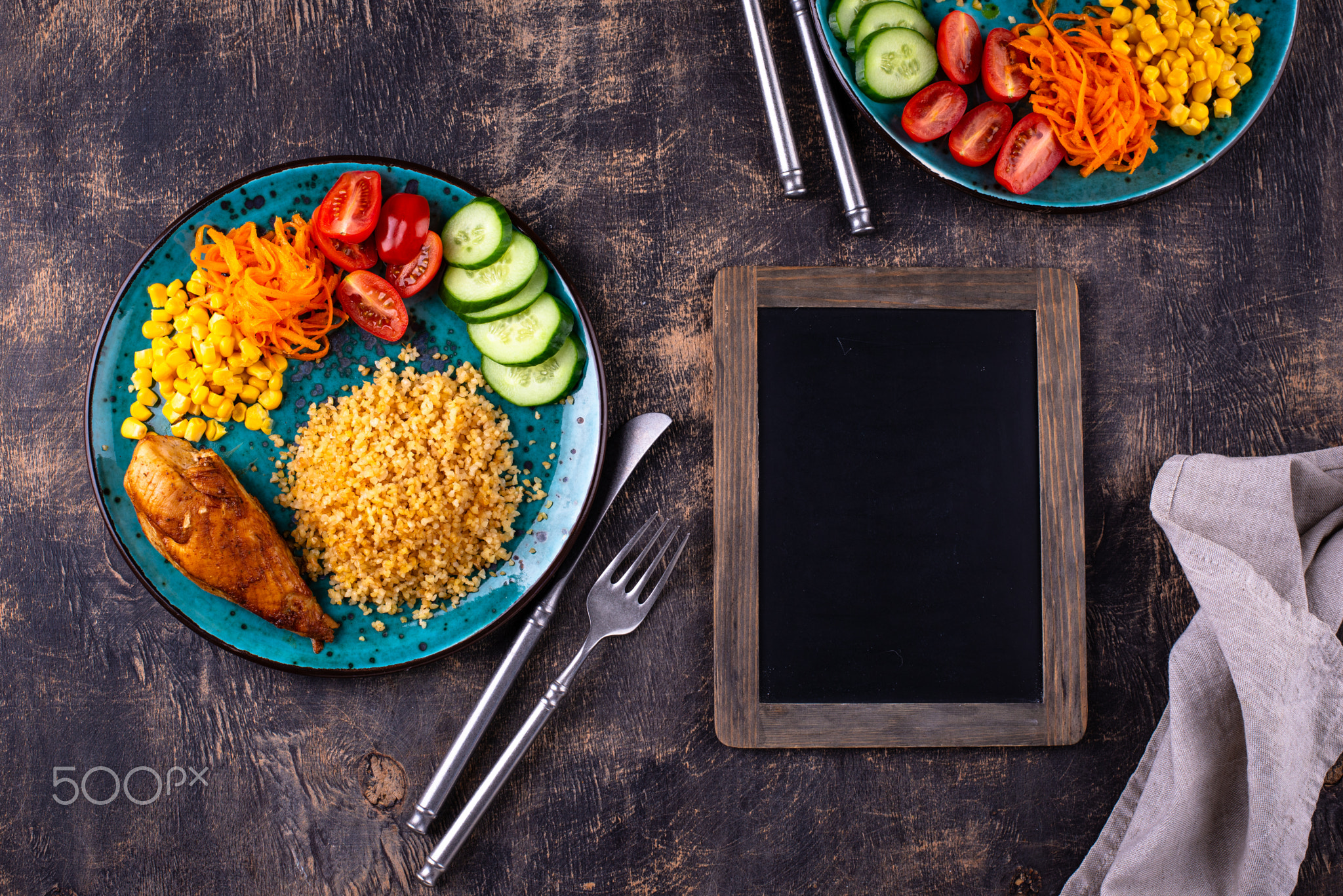 Healthybalanced food plate with chicken and vegetables