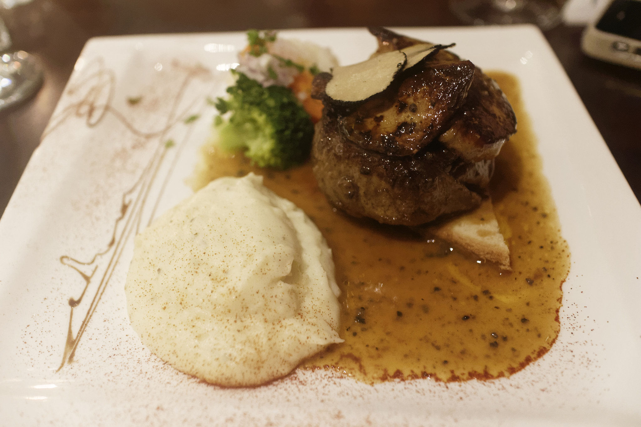 Tournedos Rossini aux Truffes Blanche