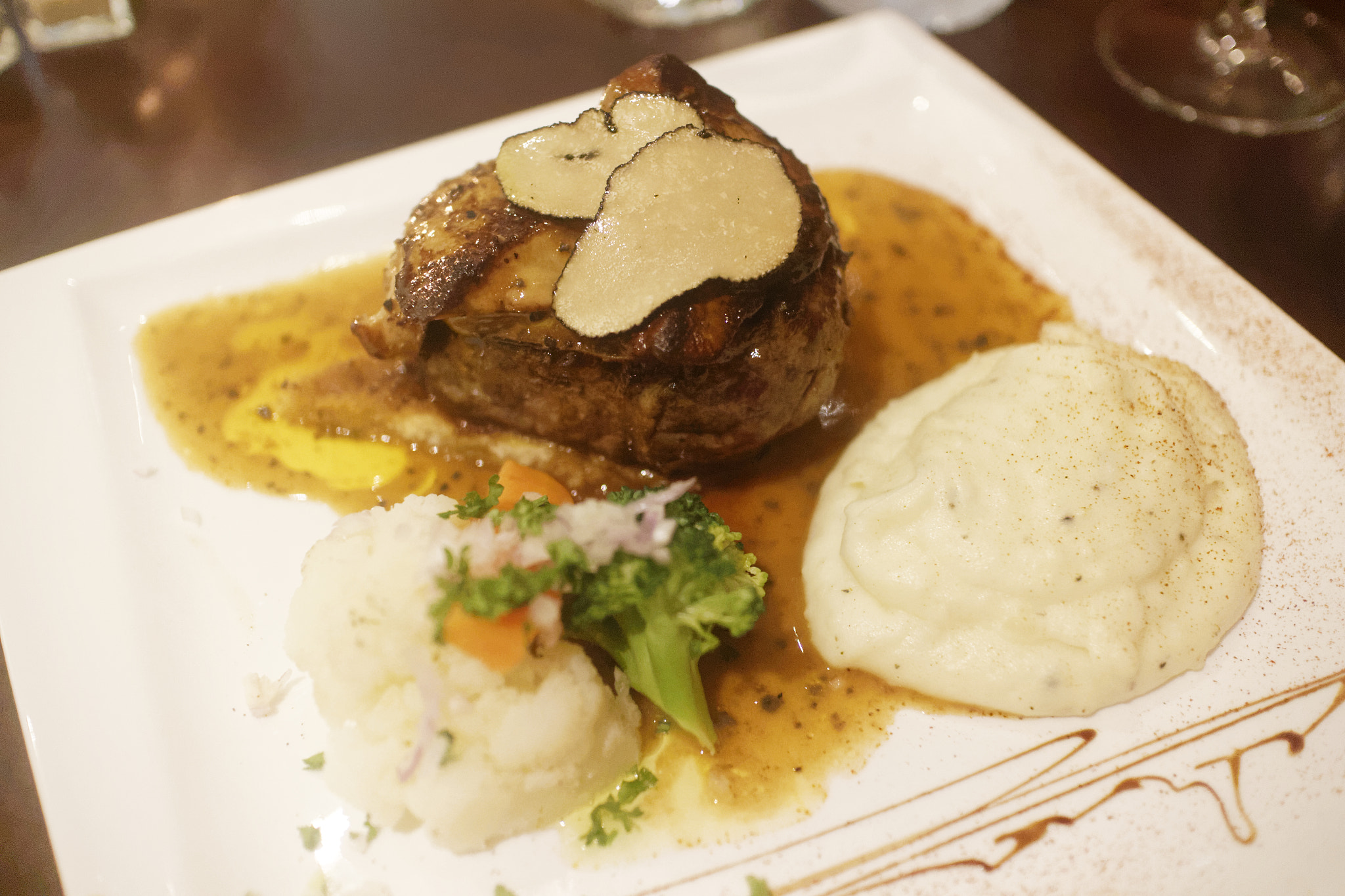 Tournedos Rossini aux Truffes Blanche