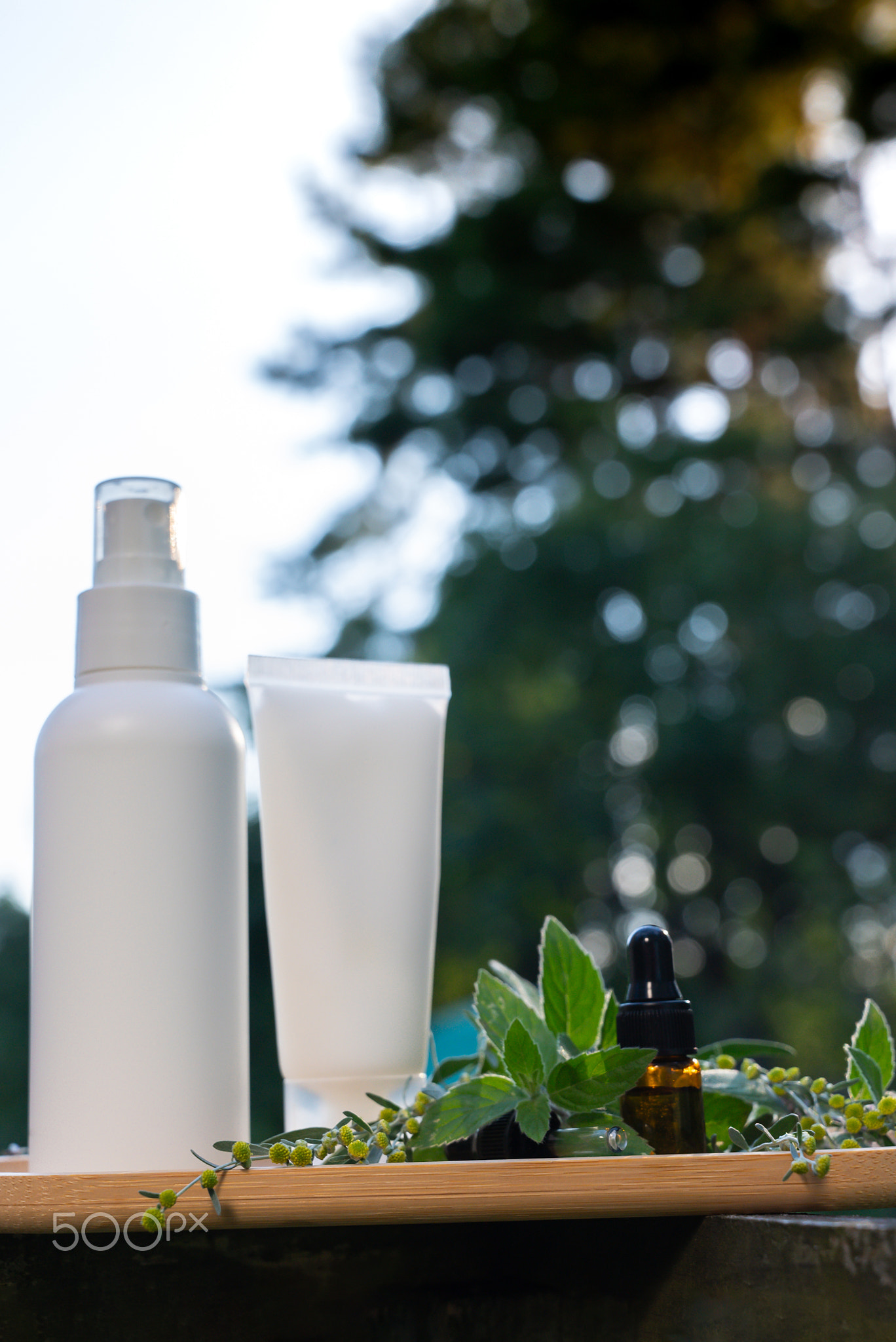Insect repellent mosquito insecticide to kill flies bugs and