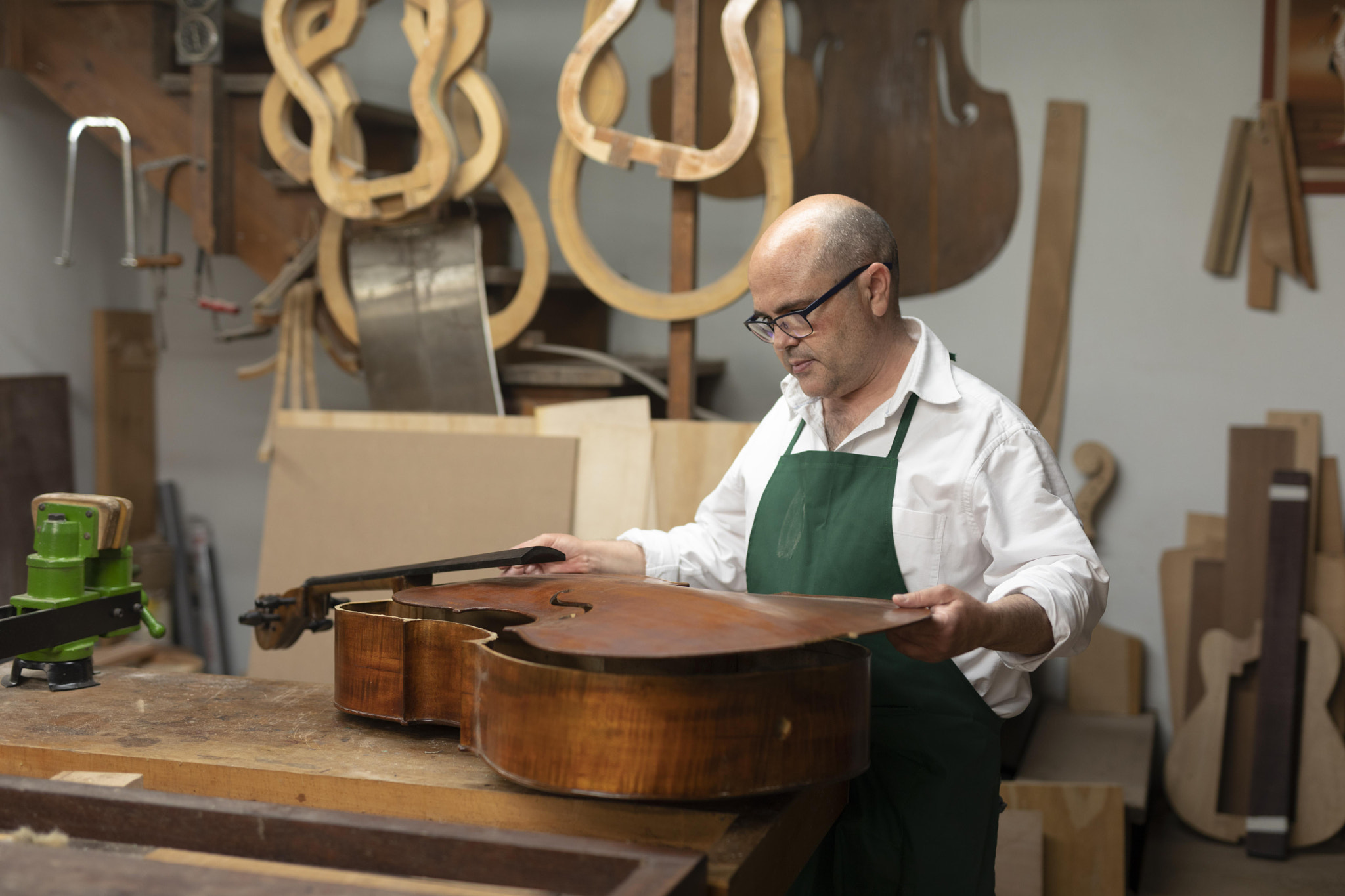 Crafting with Confidence Using Premium Guitar Bracewood