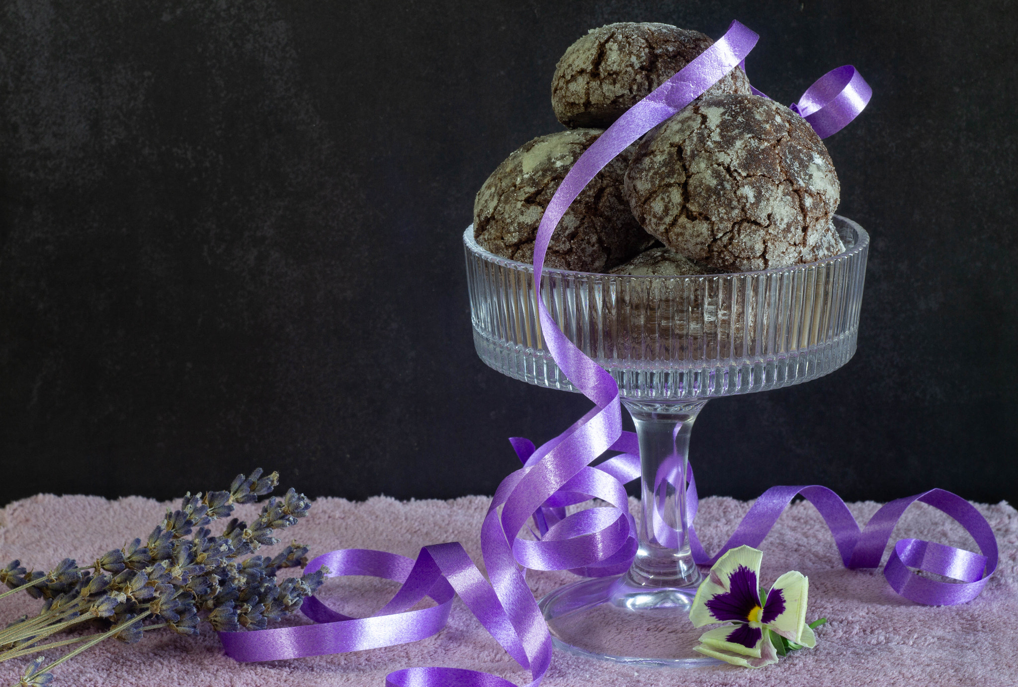 a vertical shot of a delicious cookies on a glass plate