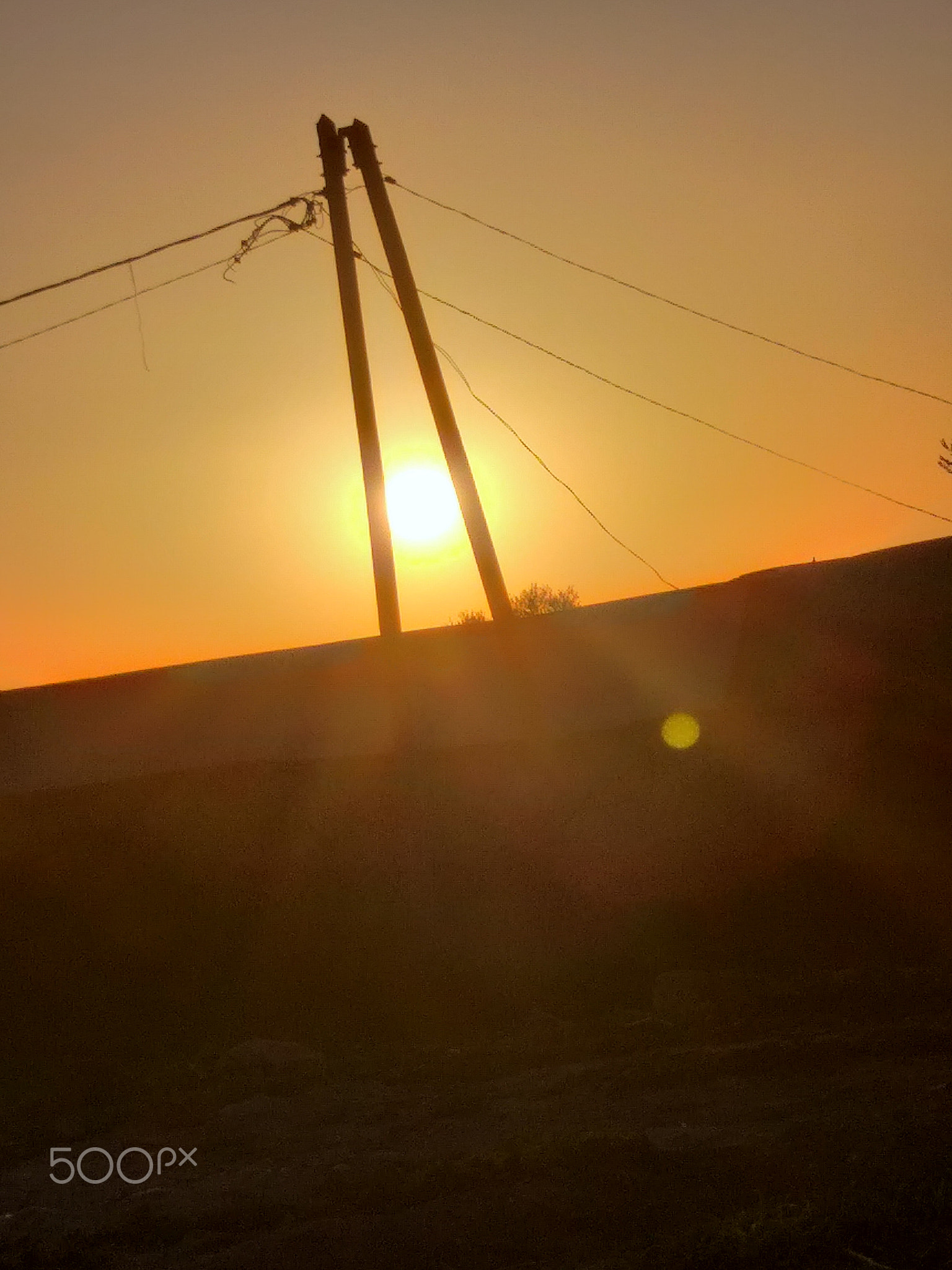 سكون الشمس خلف الخطوط