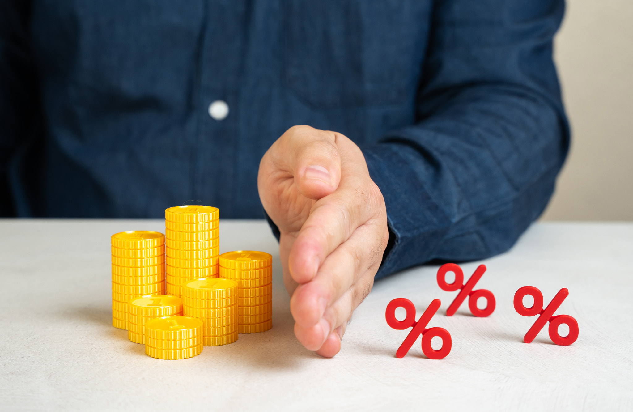 Preserve savings and capital from taxes or inflation. Strategies for financial protection, inflation