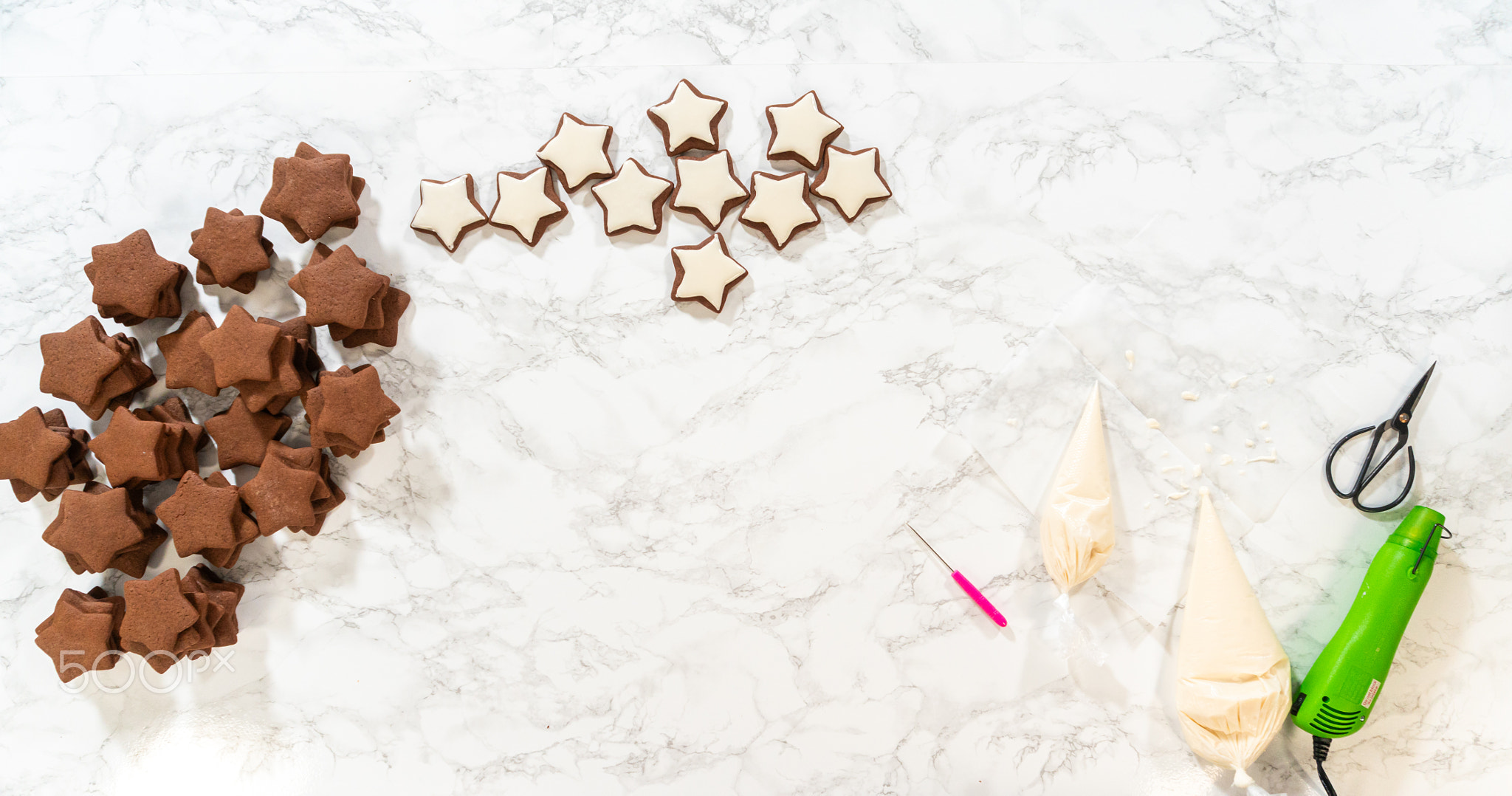Perfectly Icing Star Cookies with Royal Icing