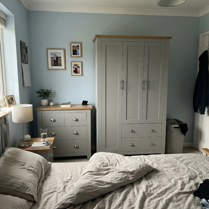 Bedroom furniture sets UK that made cleaning less of a chore