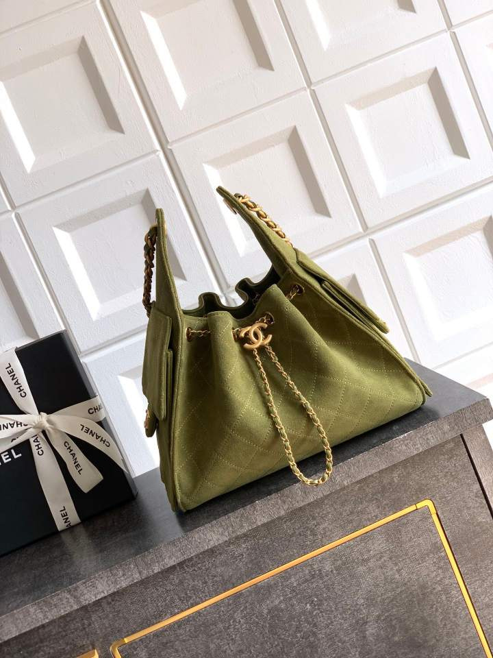 Replica Chanel 25 Medium Hobo Bag