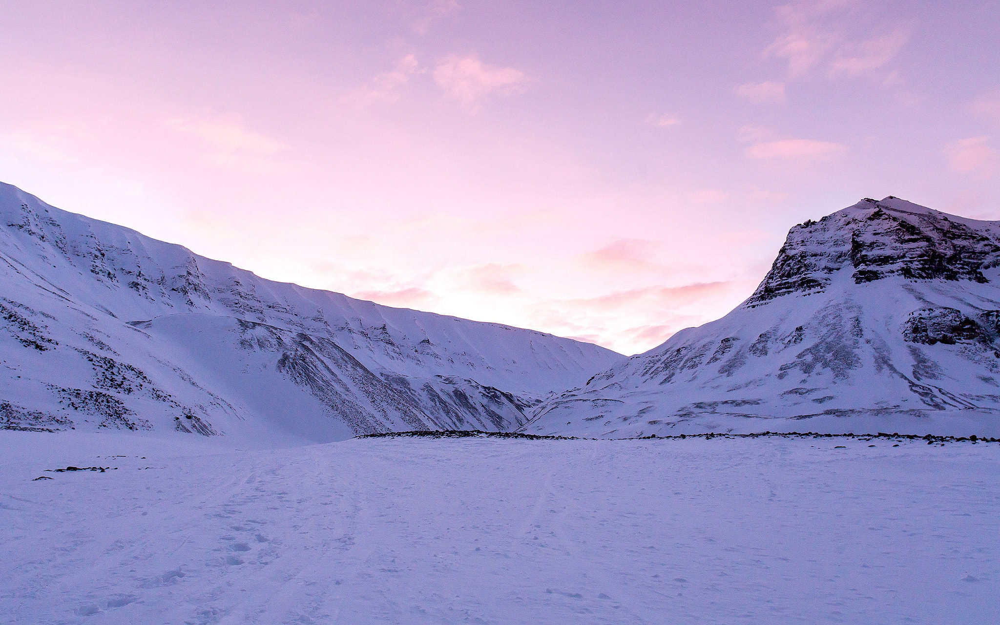 Snowy Mountain Landscape Reveals Majestic Grandeur at Dusk | landscape ...