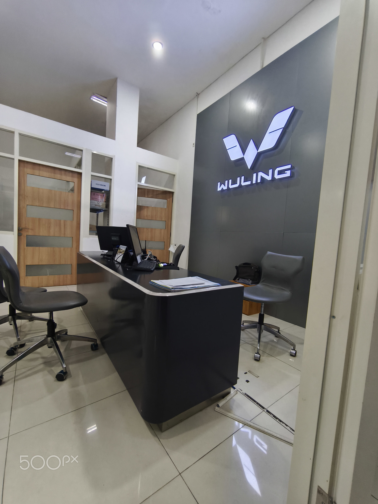 Customer Care Office at Wuling Motors Authorized Repair Shop, Professional Service Center Interior