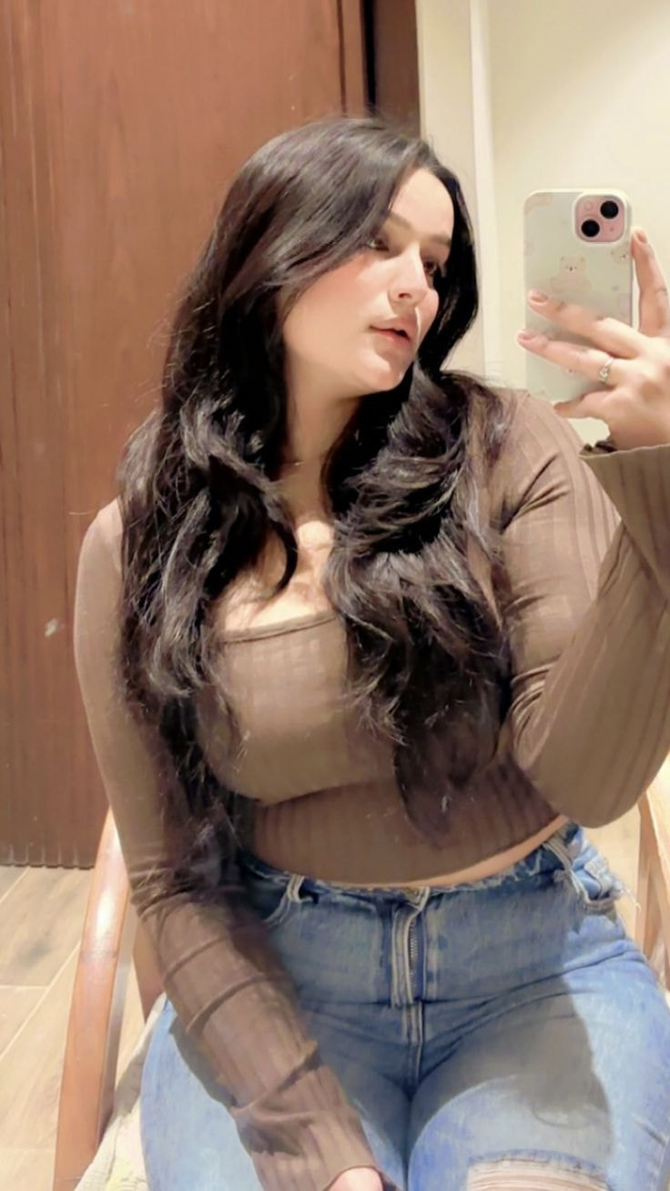 03276333001 Enjoy the best night of fun with Lahore's Elite College Escorts.