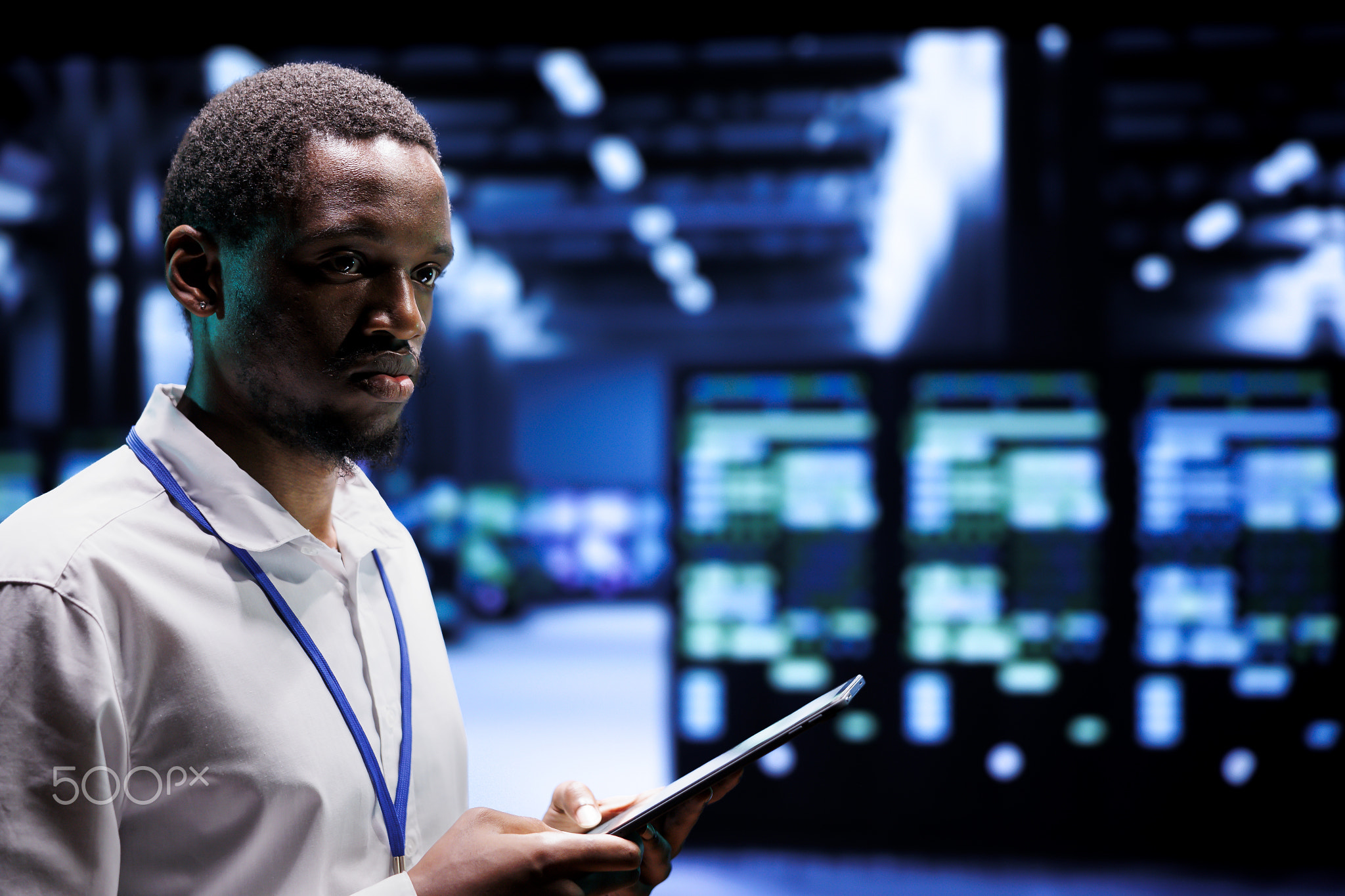 Data center using sustainable energy
