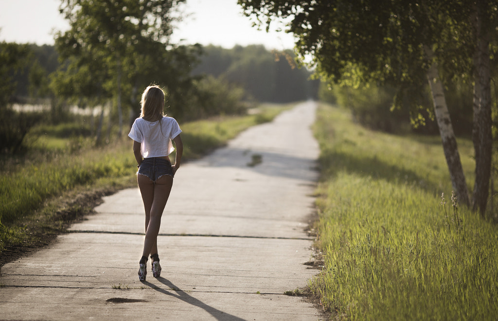 walking alone by Vladimir Nikolaev / 500px