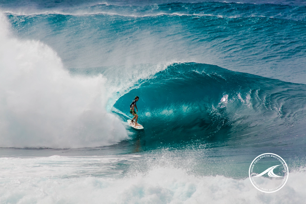 North Shore Pipeline by JOHN PHILPOTTS - Photo 113344699 ...